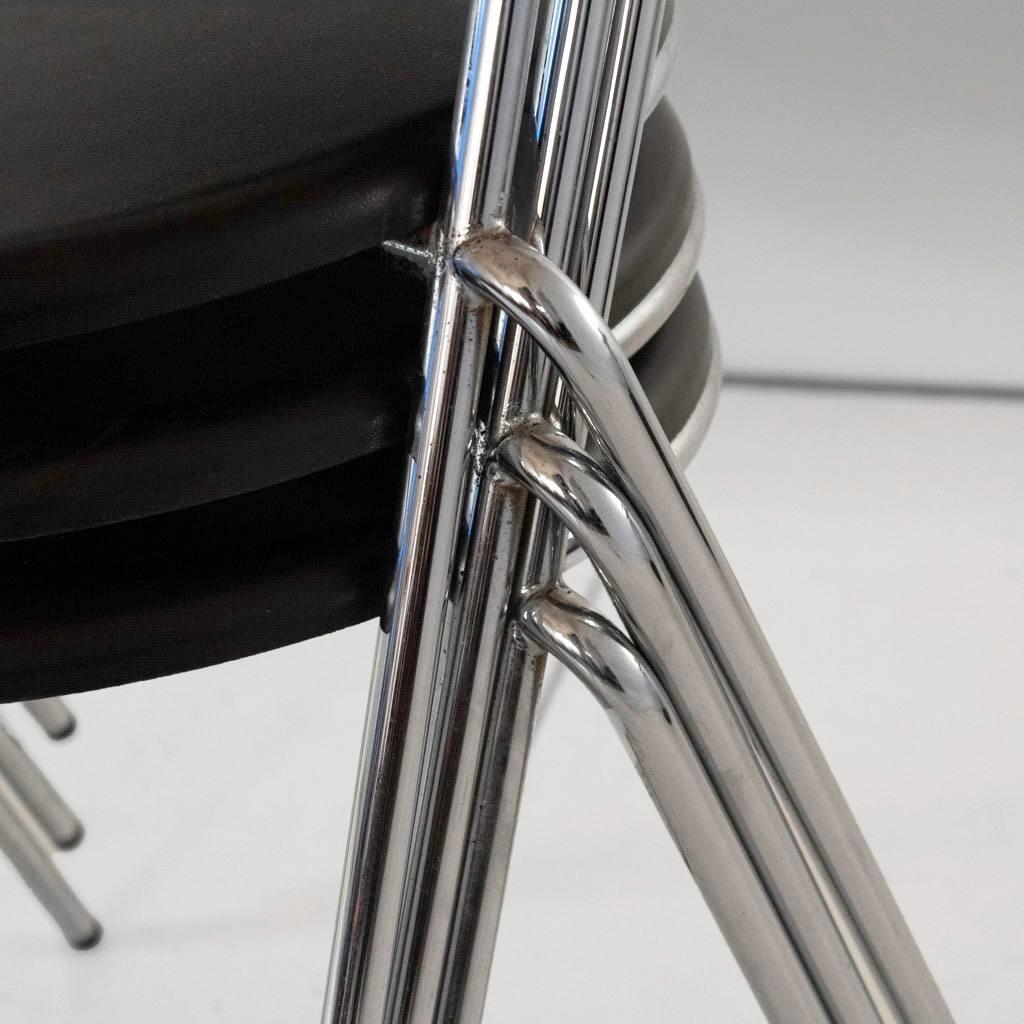 Chaises de salle à manger industrielles empilables en  dans le style de Hans Eichenberger, ensemble de 4 pièces en vente 5