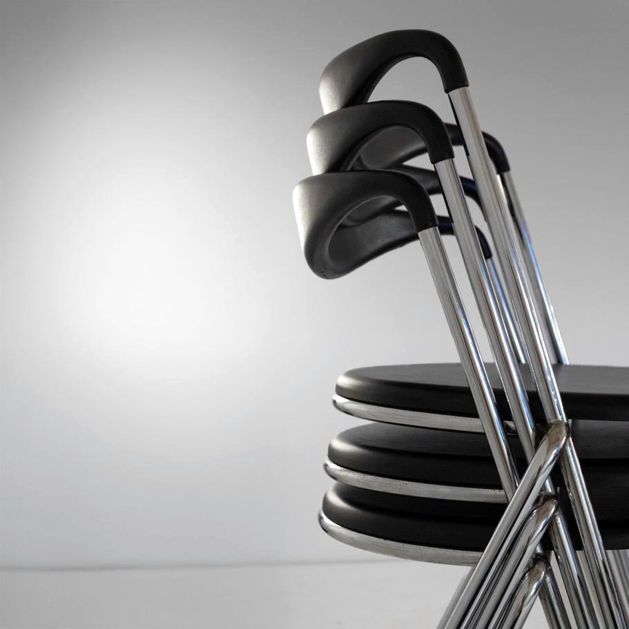 Industriel Chaises de salle à manger industrielles empilables en  dans le style de Hans Eichenberger, ensemble de 4 pièces en vente
