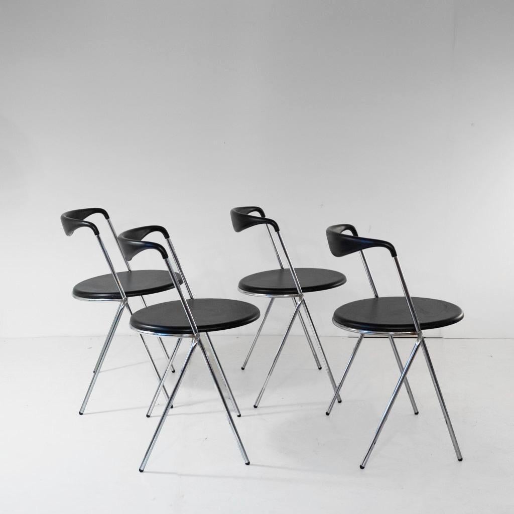 Fer Chaises de salle à manger industrielles empilables en  dans le style de Hans Eichenberger, ensemble de 4 pièces en vente