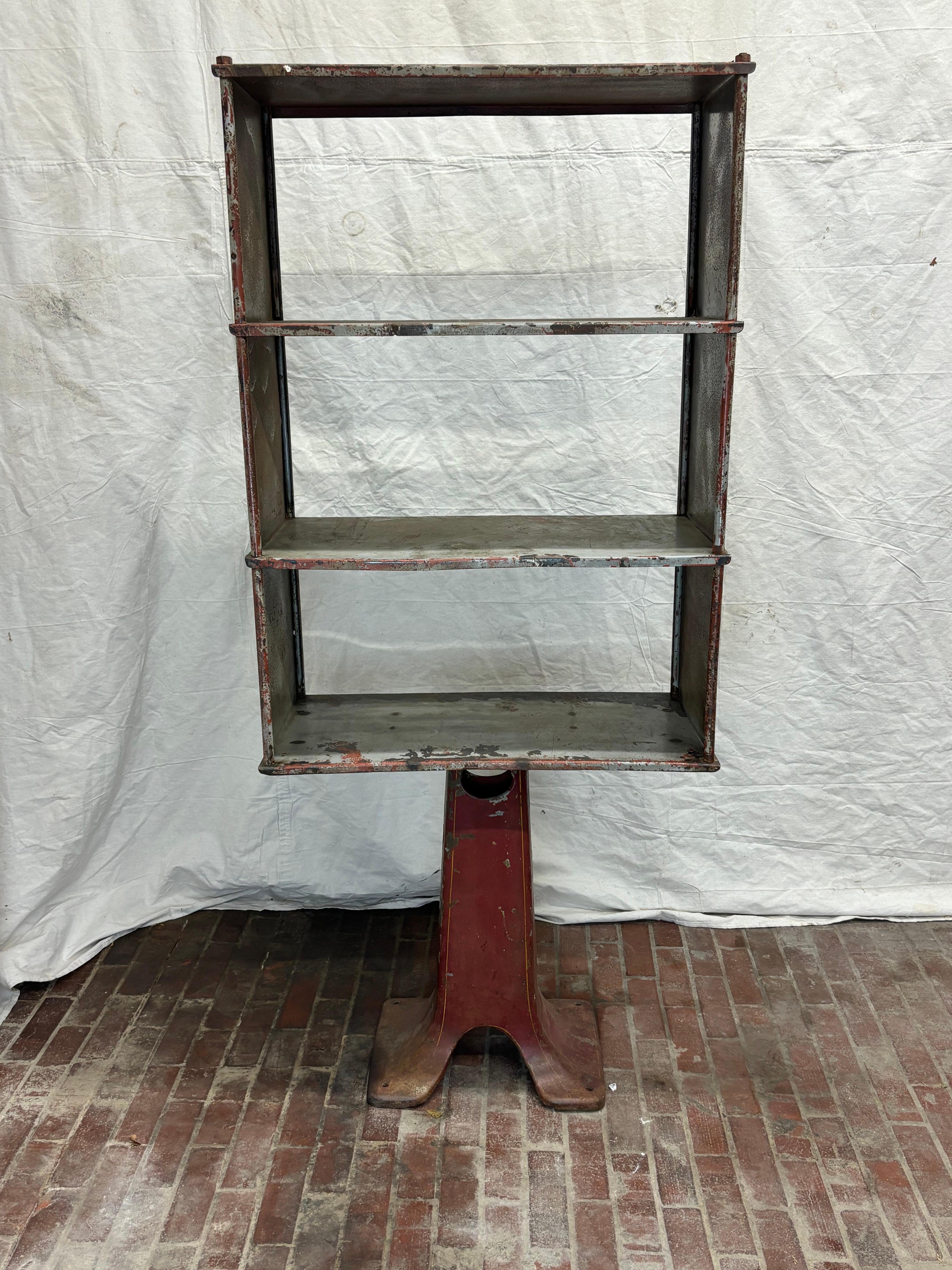 Estantería industrial de pie Estadounidense en venta