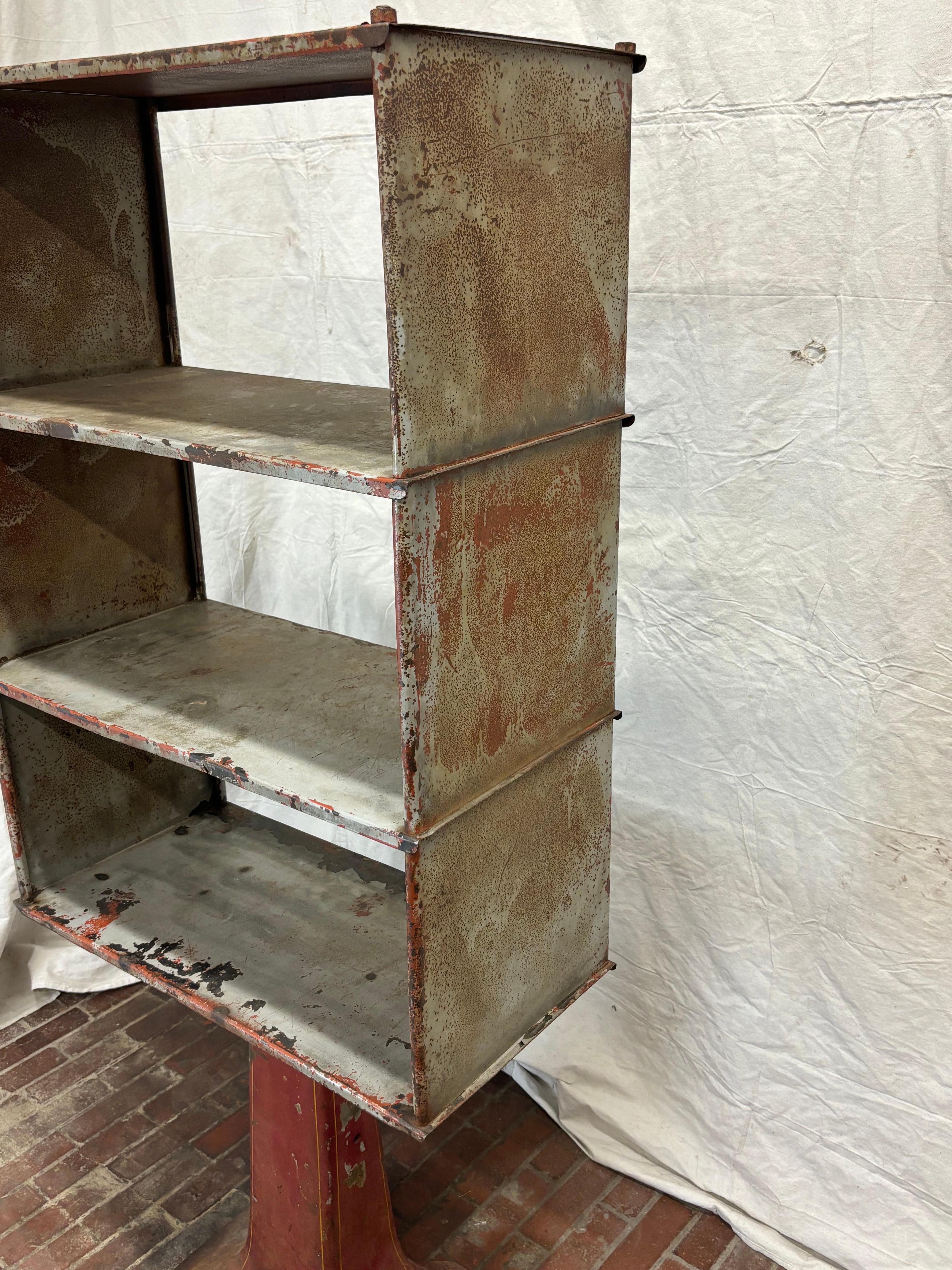 Estantería industrial de pie en Bueno estado para la venta en Philadelphia, PA