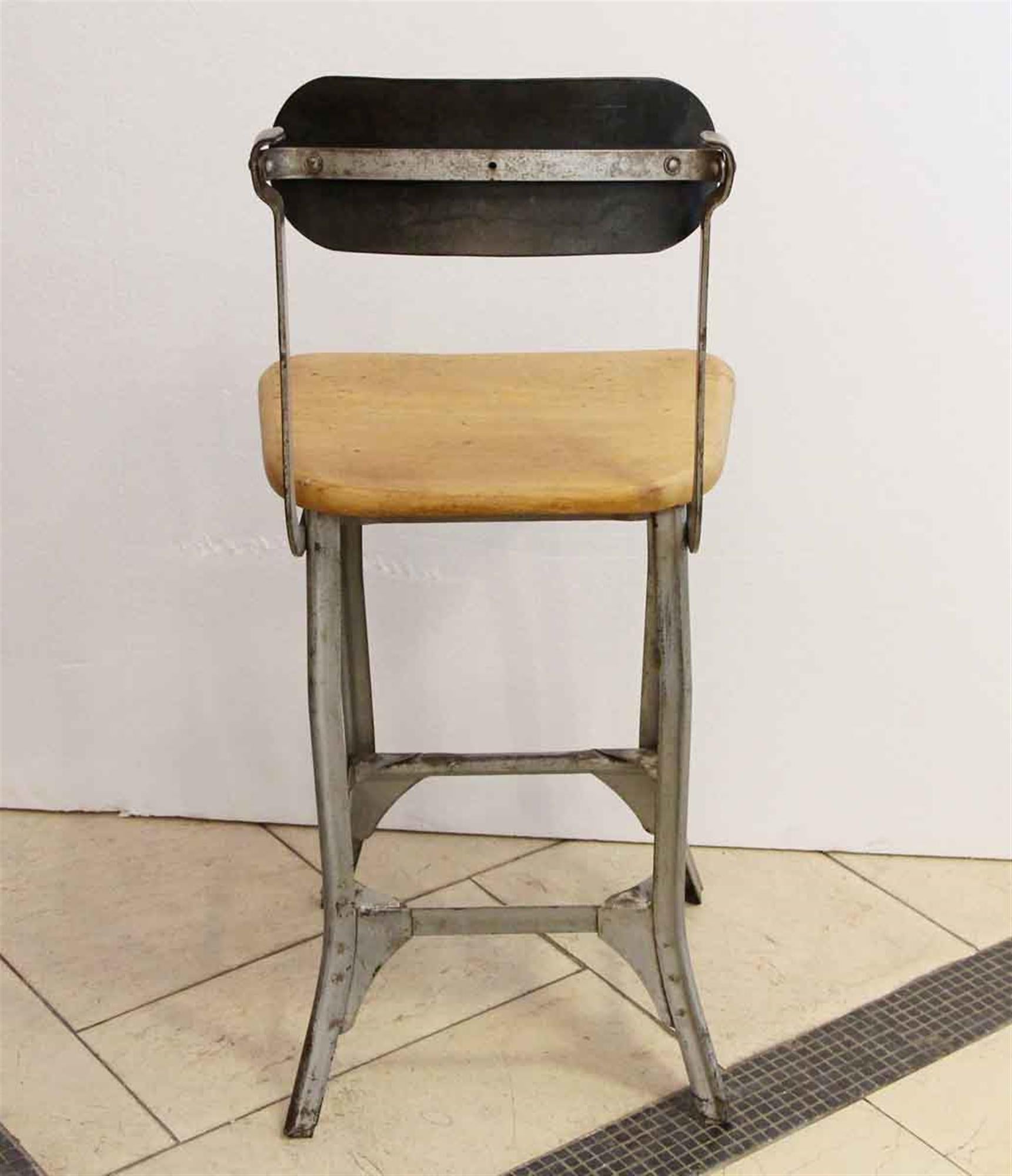 Industrial Steel and Wood Stool, 1940s im Zustand „Gut“ in New York, NY