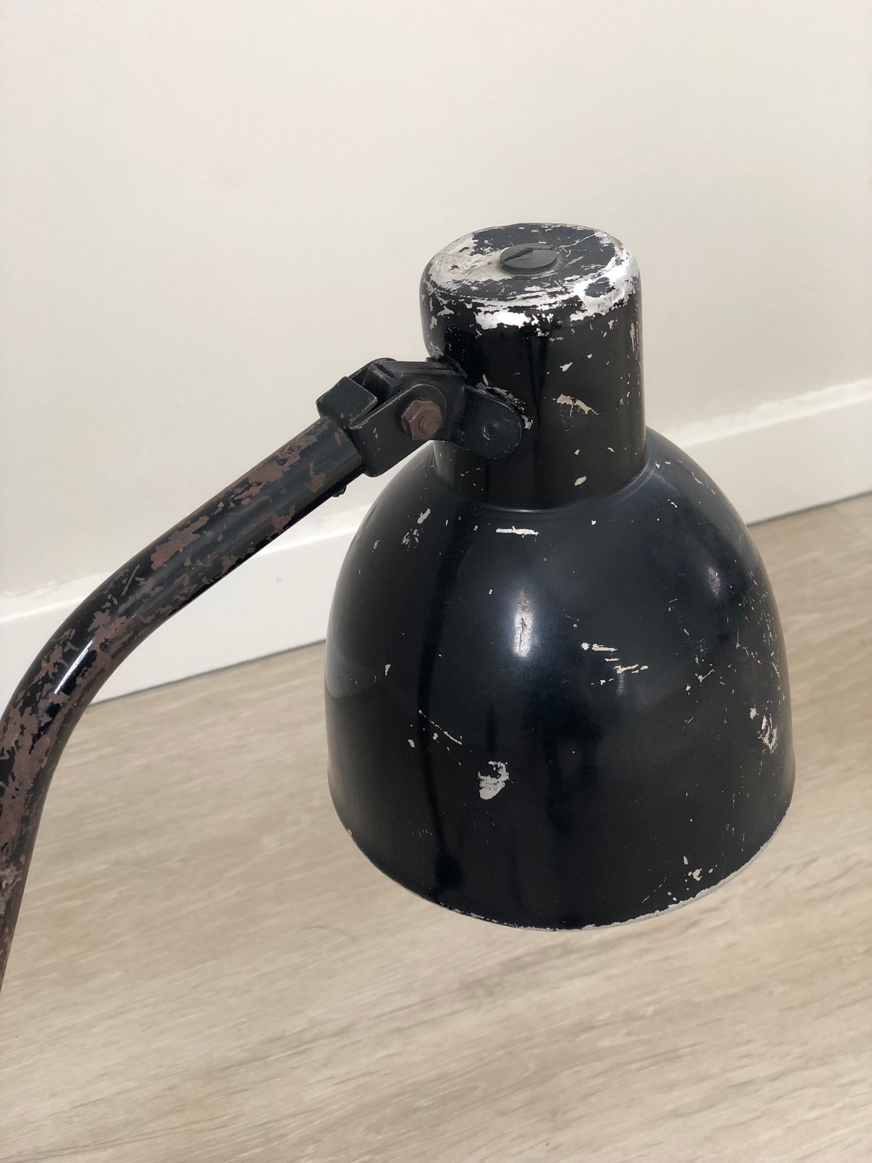 Industrial Steel Desk Lamp 1940s United Kingdom In Good Condition For Sale In Sakskøbing, DK