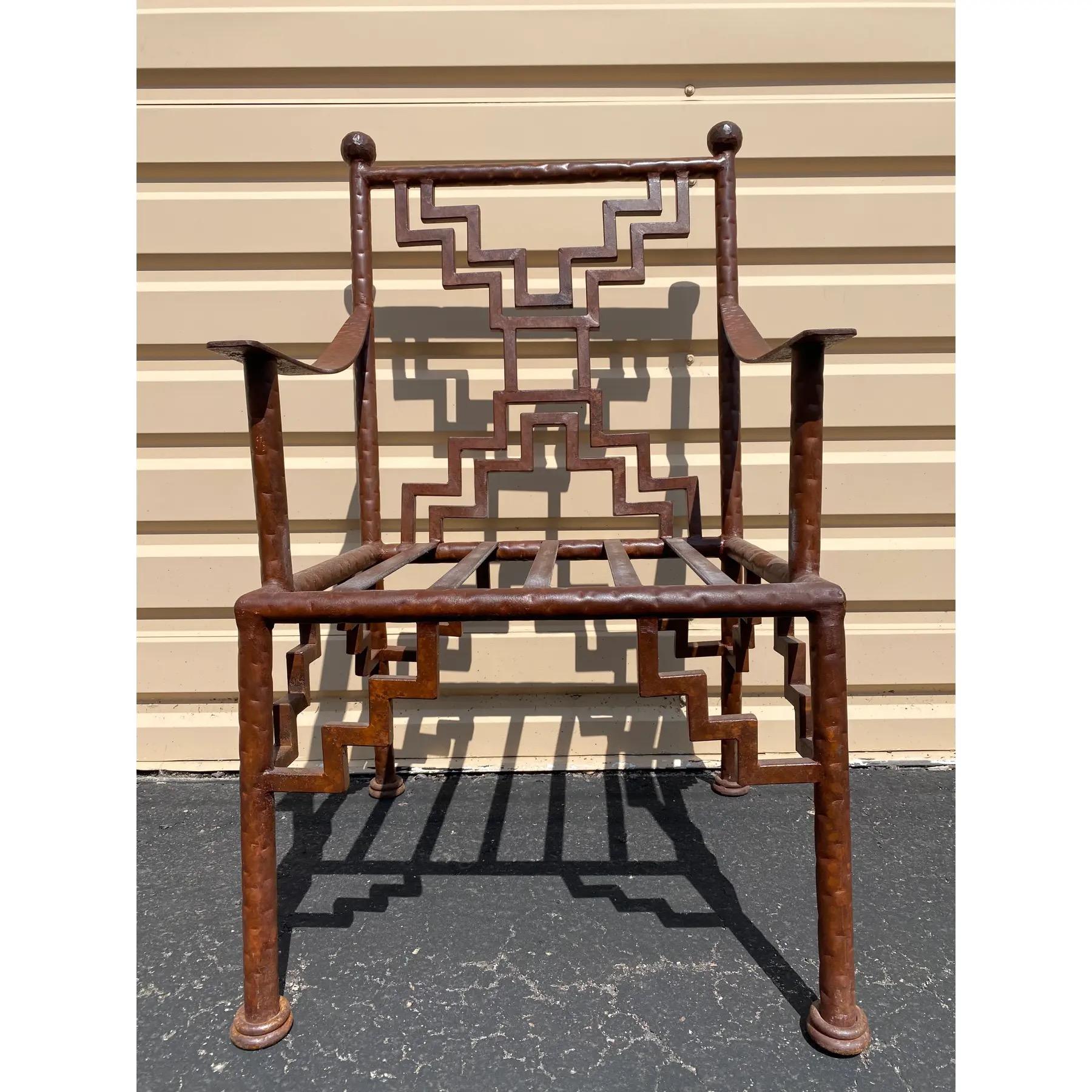 Tavolo da pranzo industriale in acciaio + 3 sedie Ziggurat in vendita 8