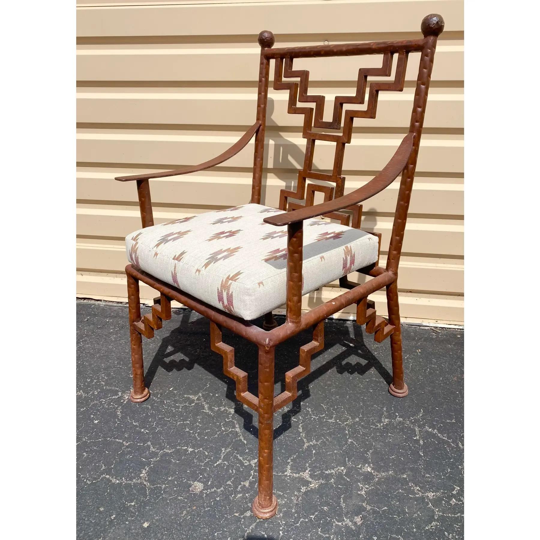 Tavolo da pranzo industriale in acciaio + 3 sedie Ziggurat in vendita 10