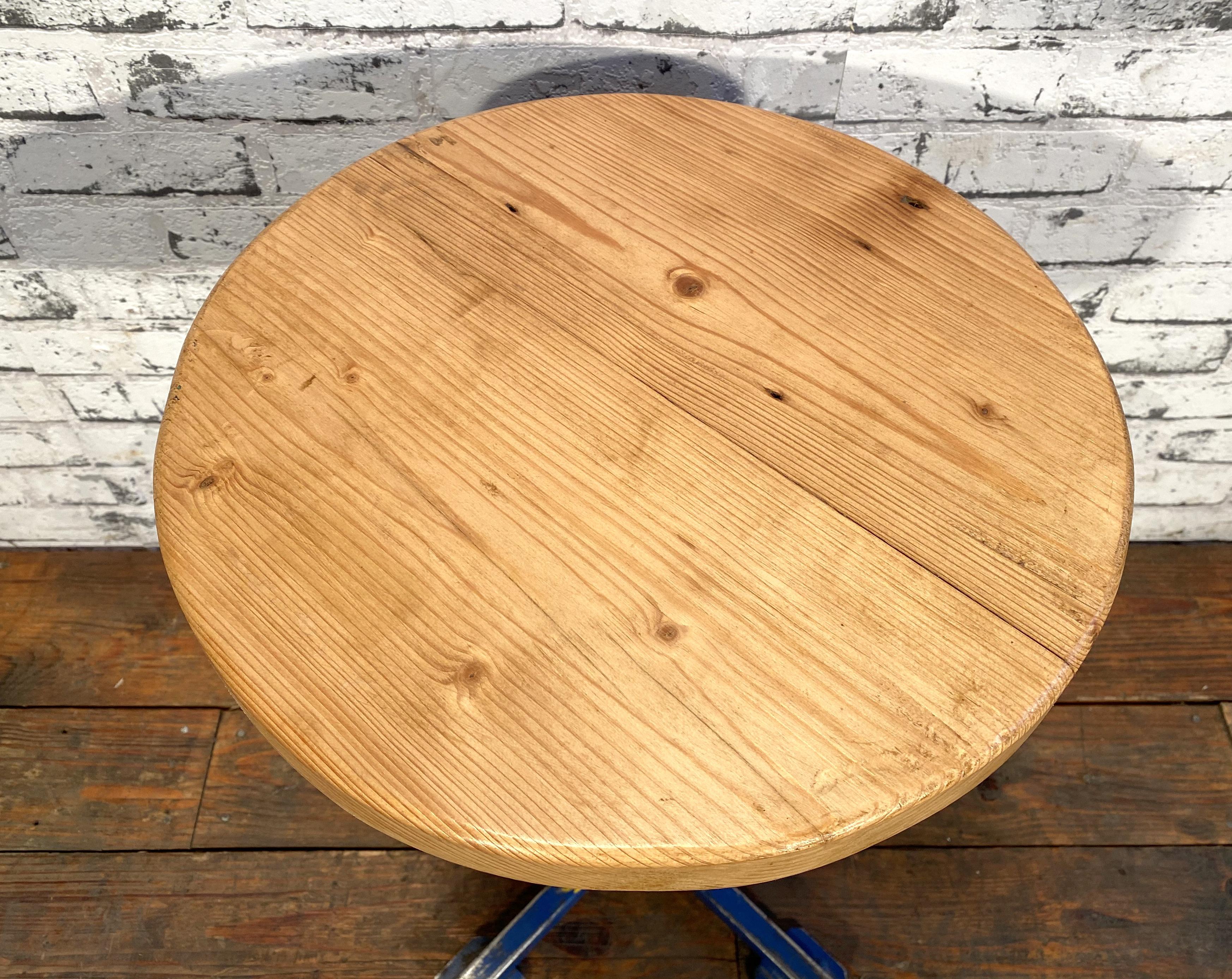 Tabouret industriel:: années 1960 Bon état - En vente à Kojetice, CZ