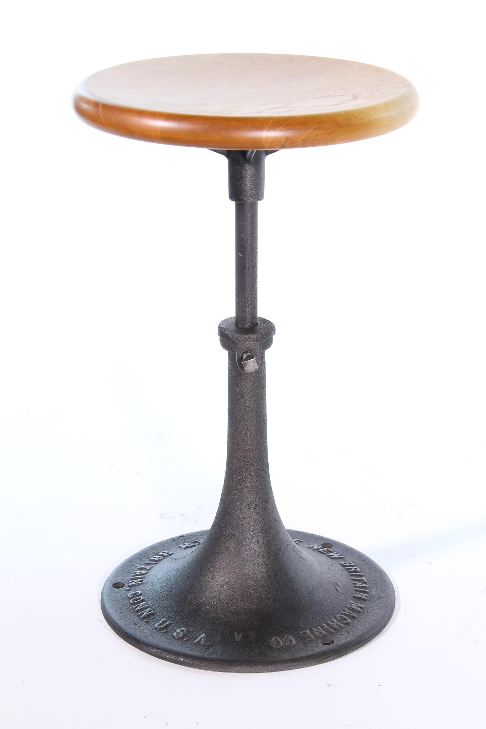 Industrial Stool Antique New Britain Machine Co. Connecticut Backless Adjustable In Excellent Condition In Oakville, CT