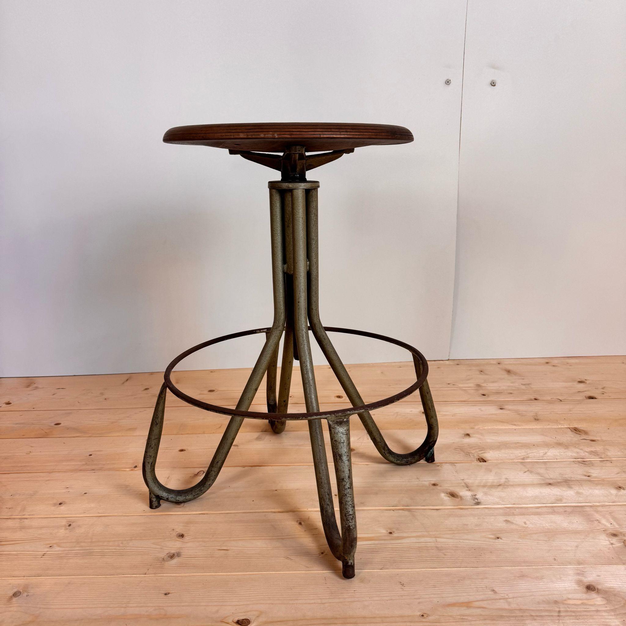 Danish Tabouret industriel en vente