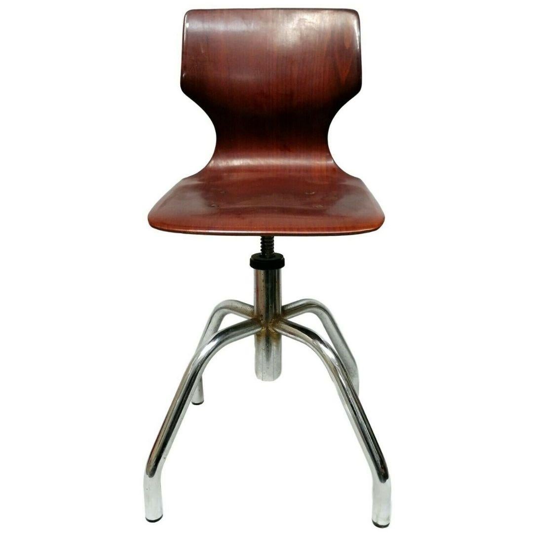 splendid and rare collectible industrial stool, original from the 1950s, design adam stegner for pagholz

chromed metal frame and curved plywood seat, in the famous Stegner tradition

not signed

the seat can be turned and adjusted in height