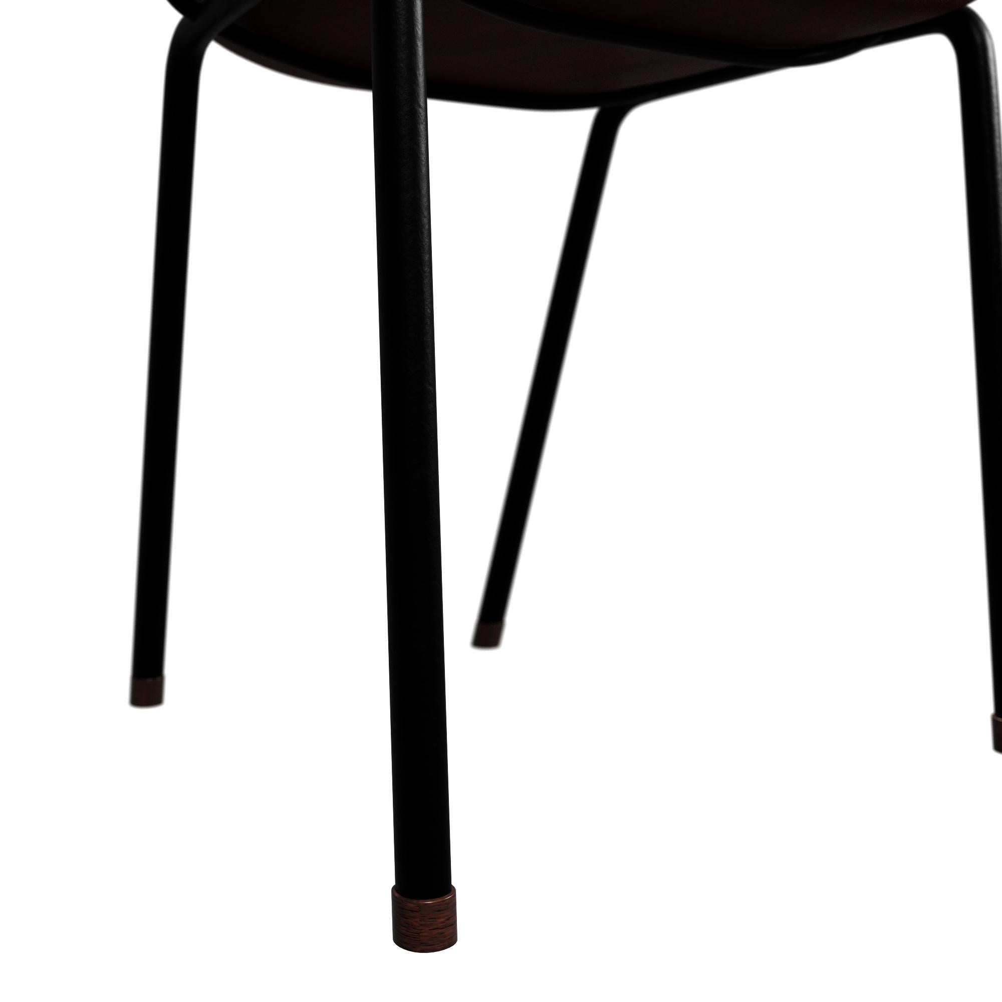 Taburete industrial DUV con piel de cerezo hecho a mano por Murmurio Portugués en venta