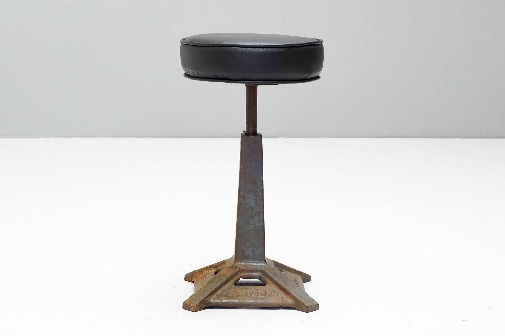 Début du 20ème siècle Tabouret industriel en vente