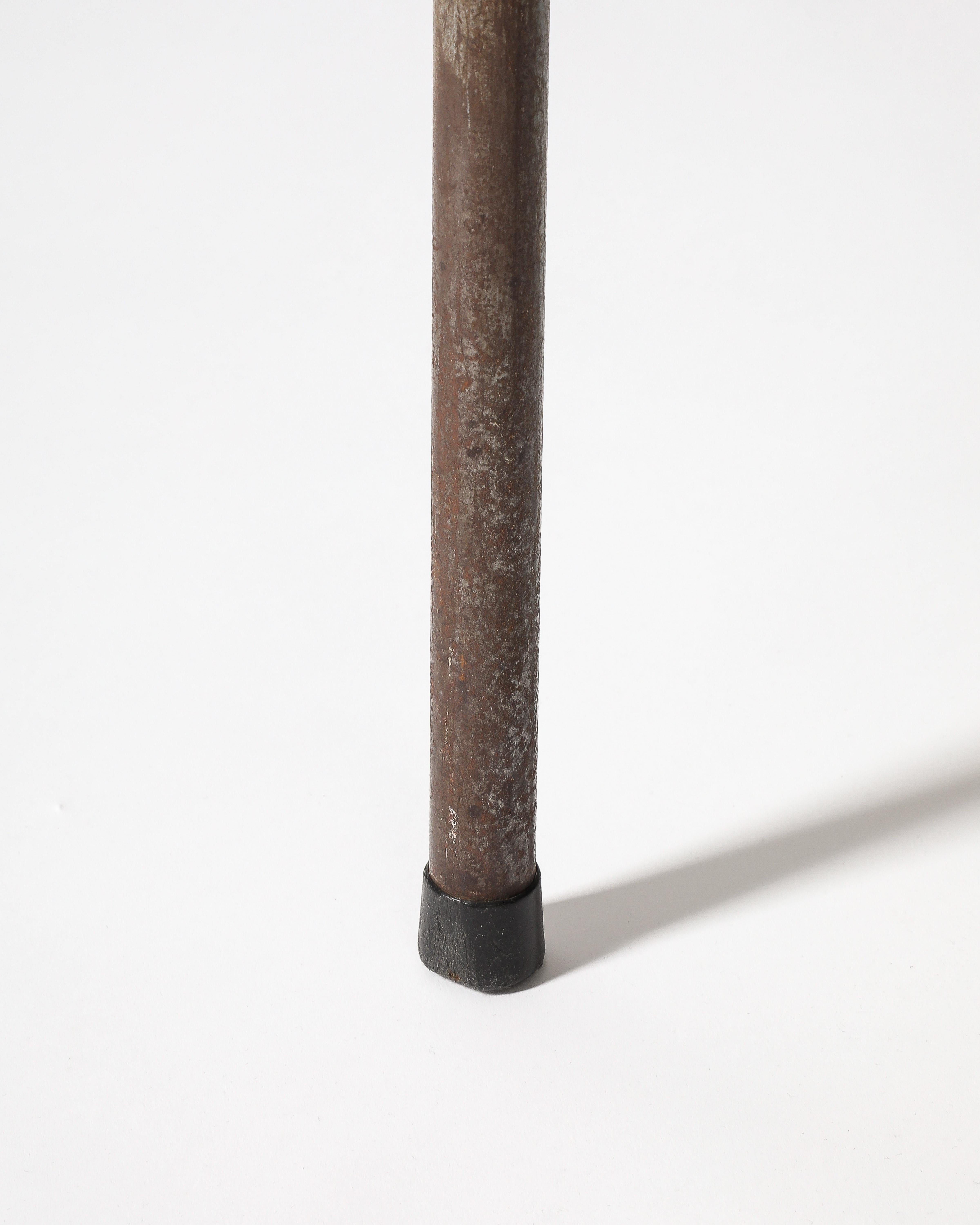 Tabouret industriel à la manière de Prouve, France, vers 1960 en vente 9