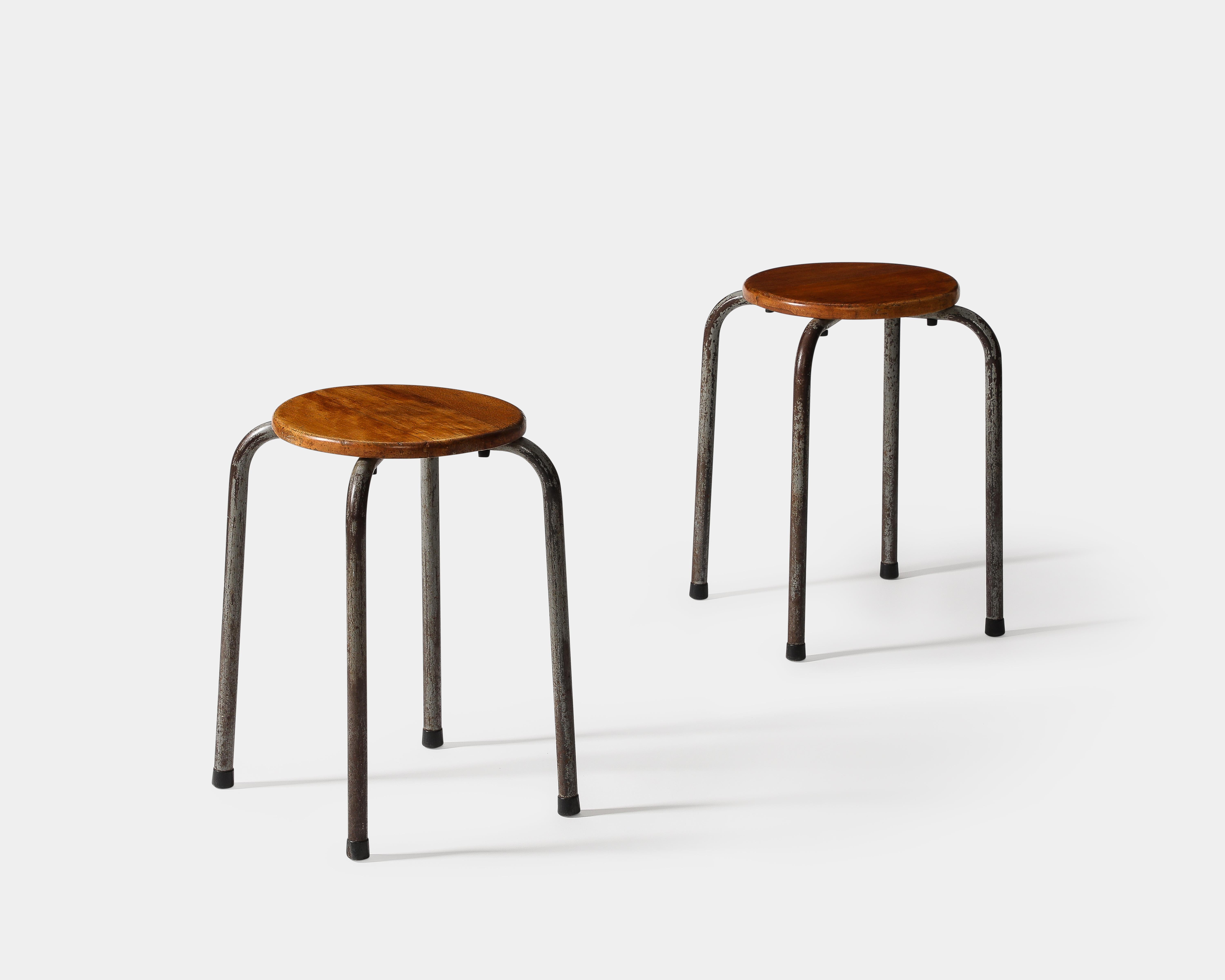 Milieu du XXe siècle Tabouret industriel à la manière de Prouve, France, vers 1960 en vente