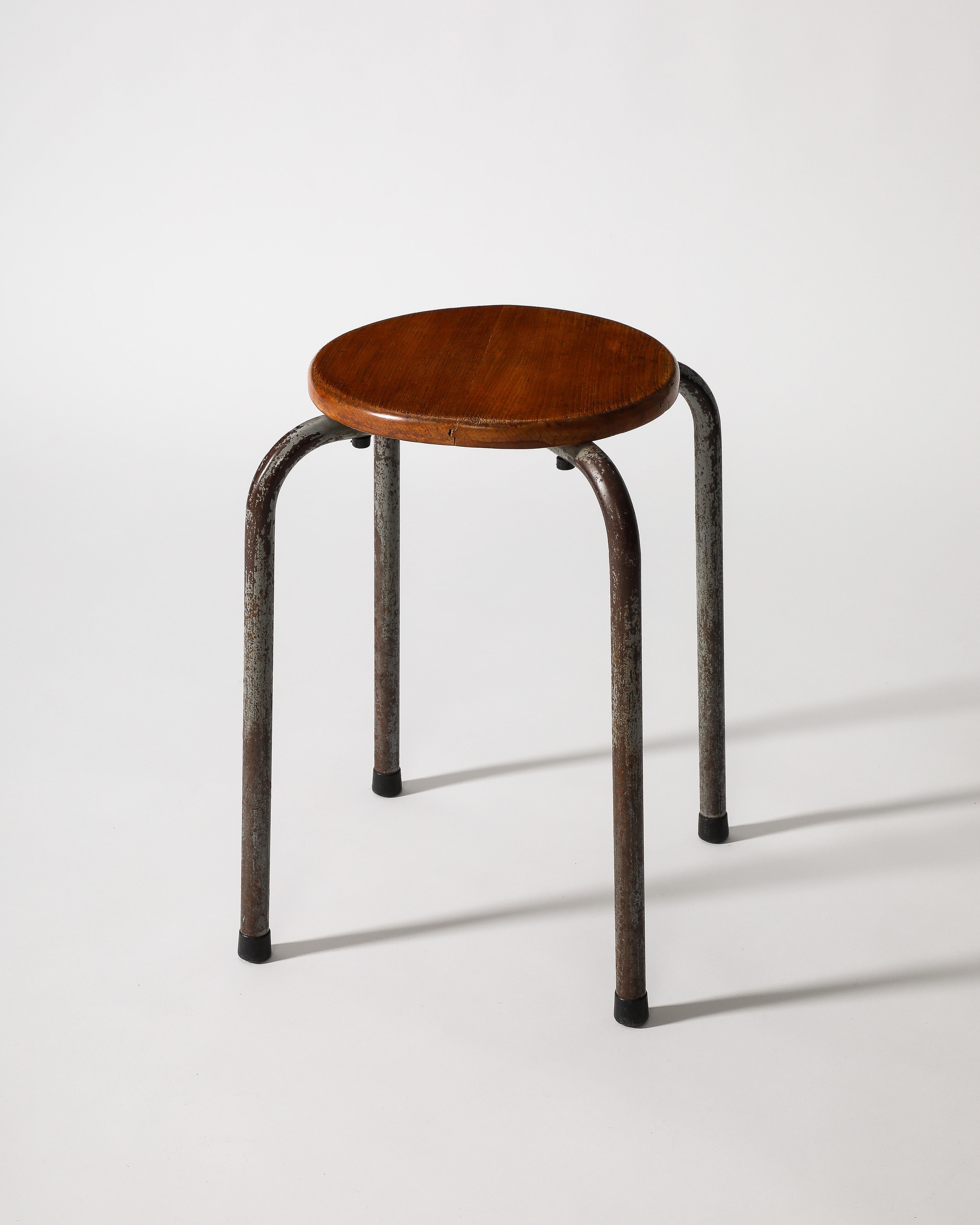 Acier Tabouret industriel à la manière de Prouve, France, vers 1960 en vente
