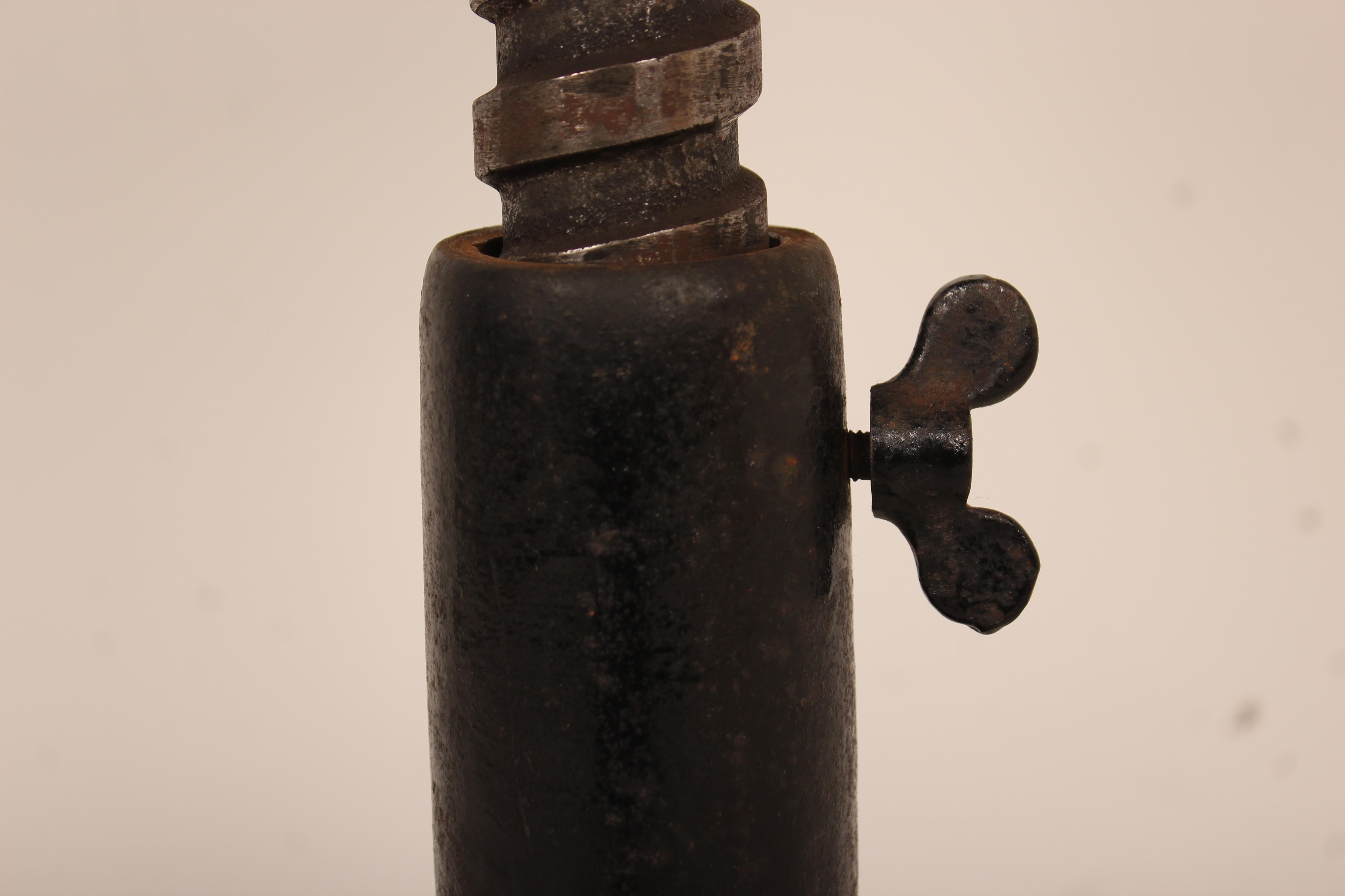 Industrial Stool Made of Cast Iron from the Singer Factory, 1930 4