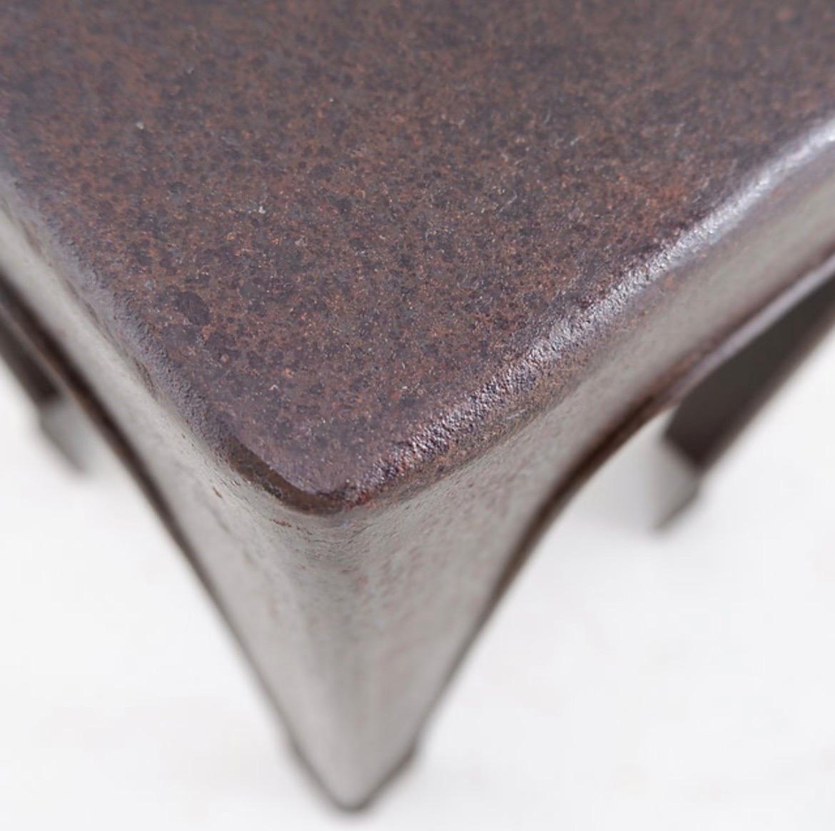 Tabouret industriel style Tolix en vente 4