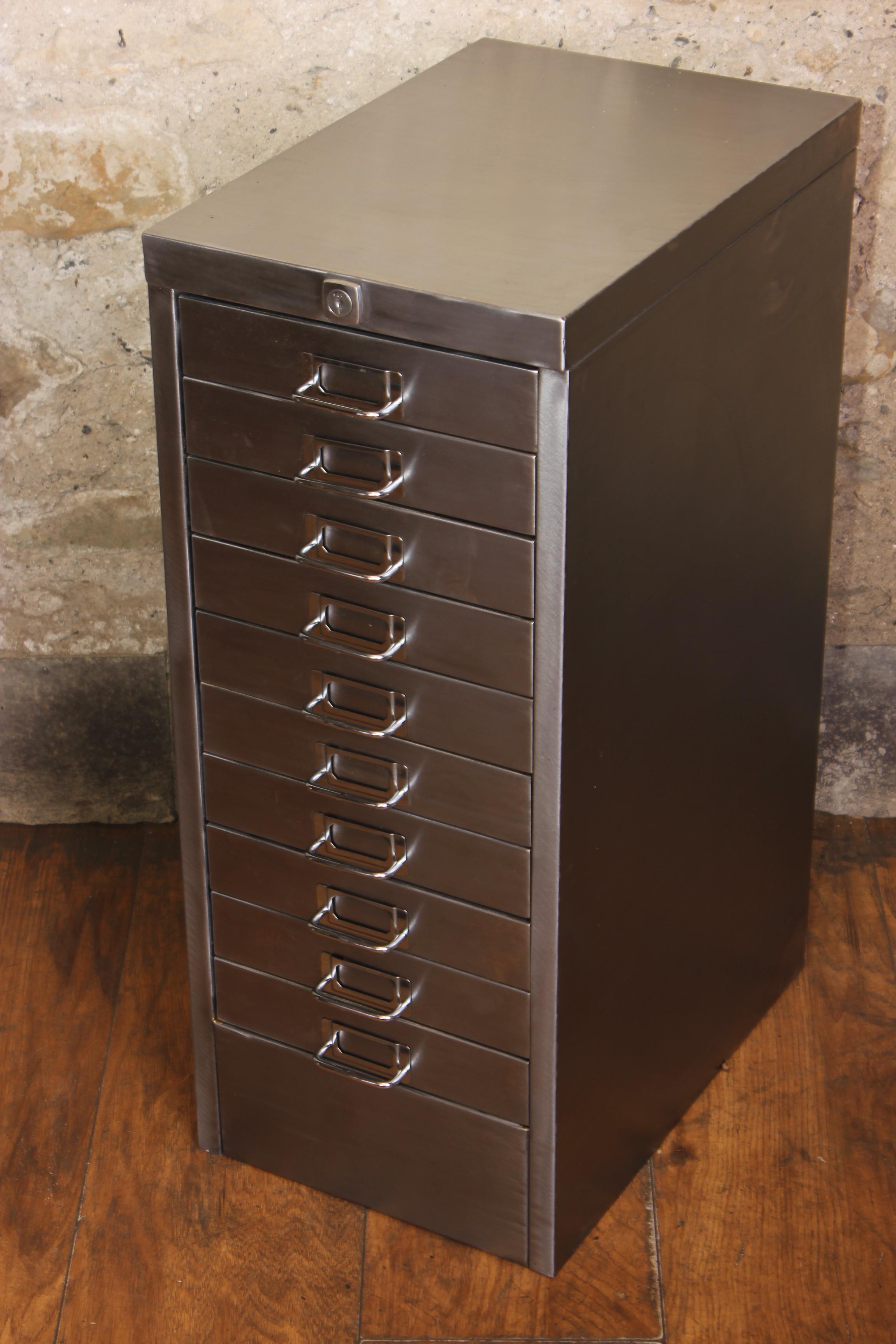 Industrial Stripped Metal 10-Drawer Filing Cabinet A4 Letter Size (Britisch) im Angebot