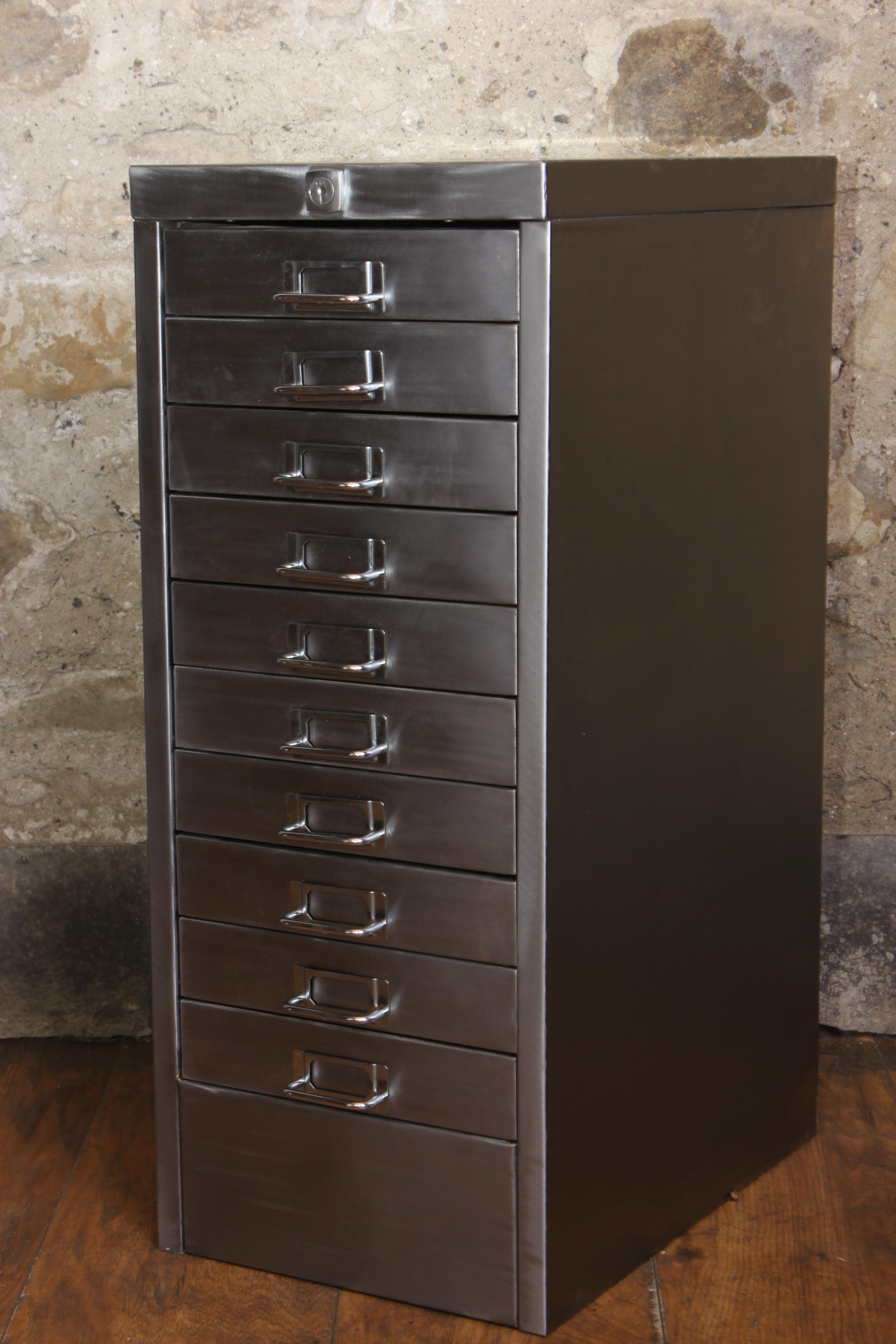 Industrial Stripped Metal 10-Drawer Filing Cabinet A4 Letter Size (Maschinell gefertigt) im Angebot