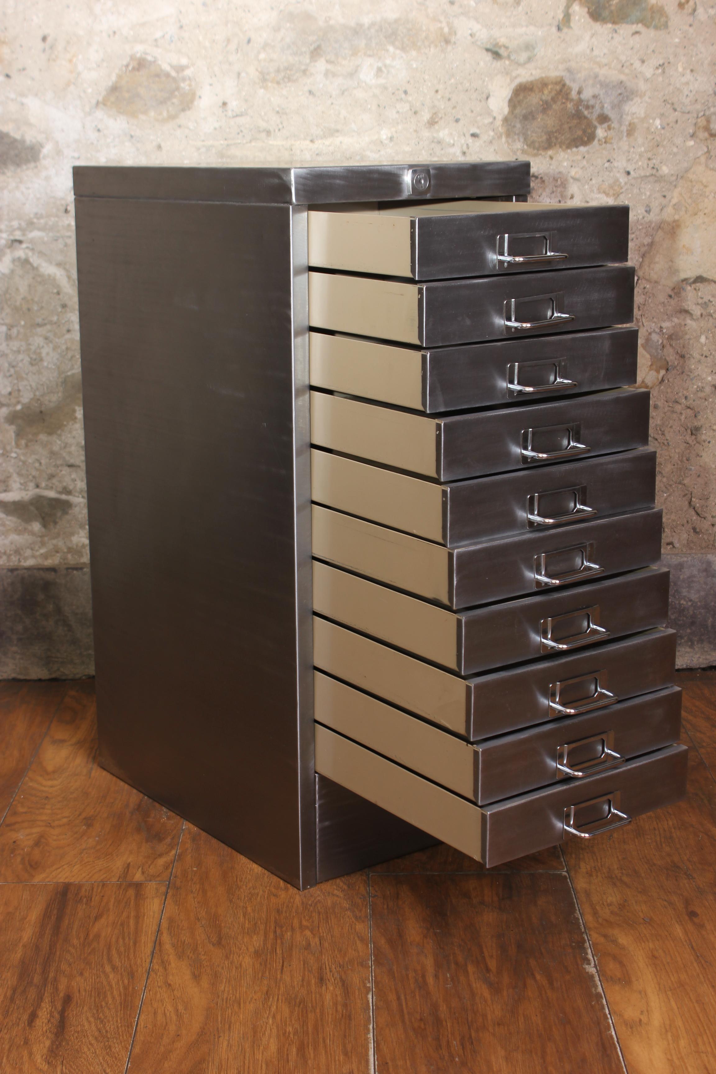 Industrial Stripped Metal 10-Drawer Filing Cabinet A4 Letter Size In Good Condition For Sale In Bangor, Gwynedd