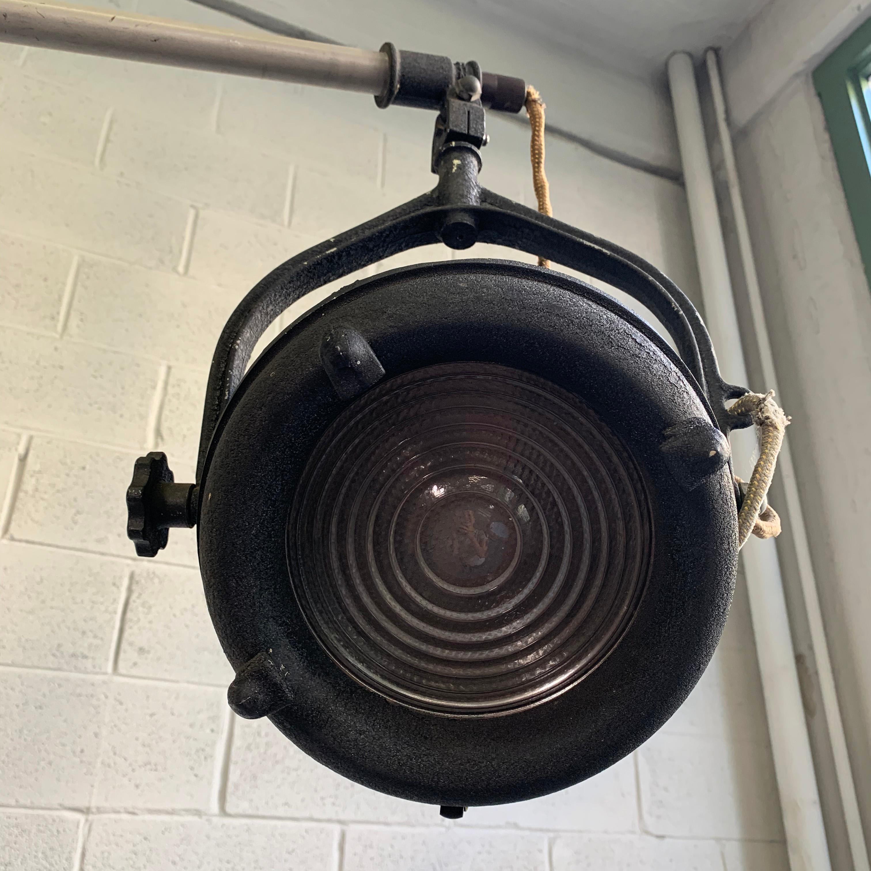 Lampadaire « Super Hi-Lite » de studio industriel par Beattie Hollywood en vente 2