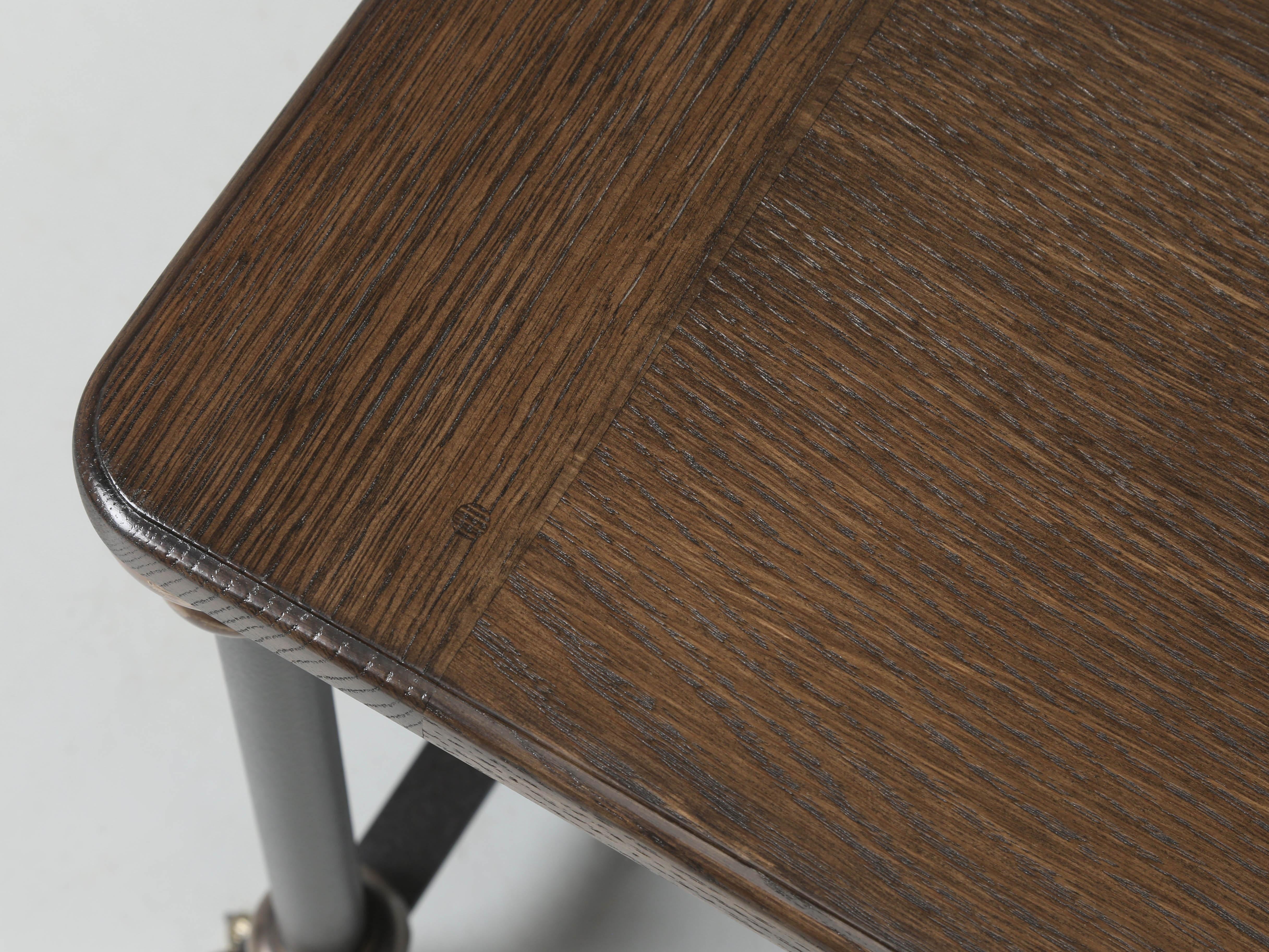 Table basse de style industriel fabriquée sur commande en chêne, bronze, laiton et acier Neuf - En vente à Chicago, IL