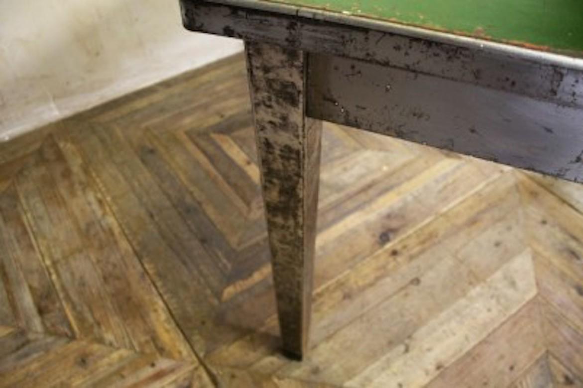 A fine Industrial style desk, 20th century.

Looking for
something different to add personality and urban charm to your interior? This
Industrial style desk has plenty of charm and character to lift a room,
featuring stripped back paintwork