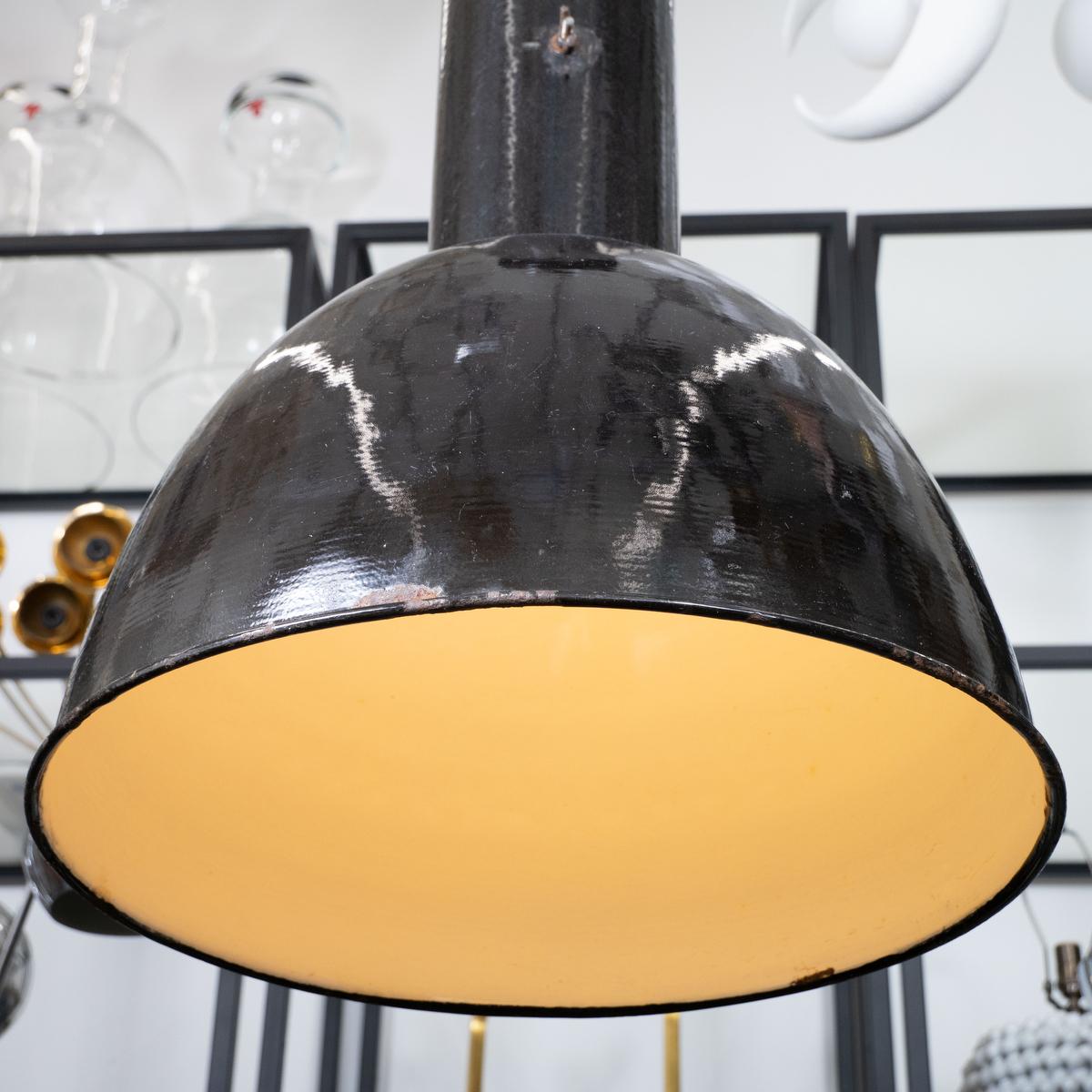 Industrial style enameled pendant fixture In Good Condition For Sale In Tarrytown, NY
