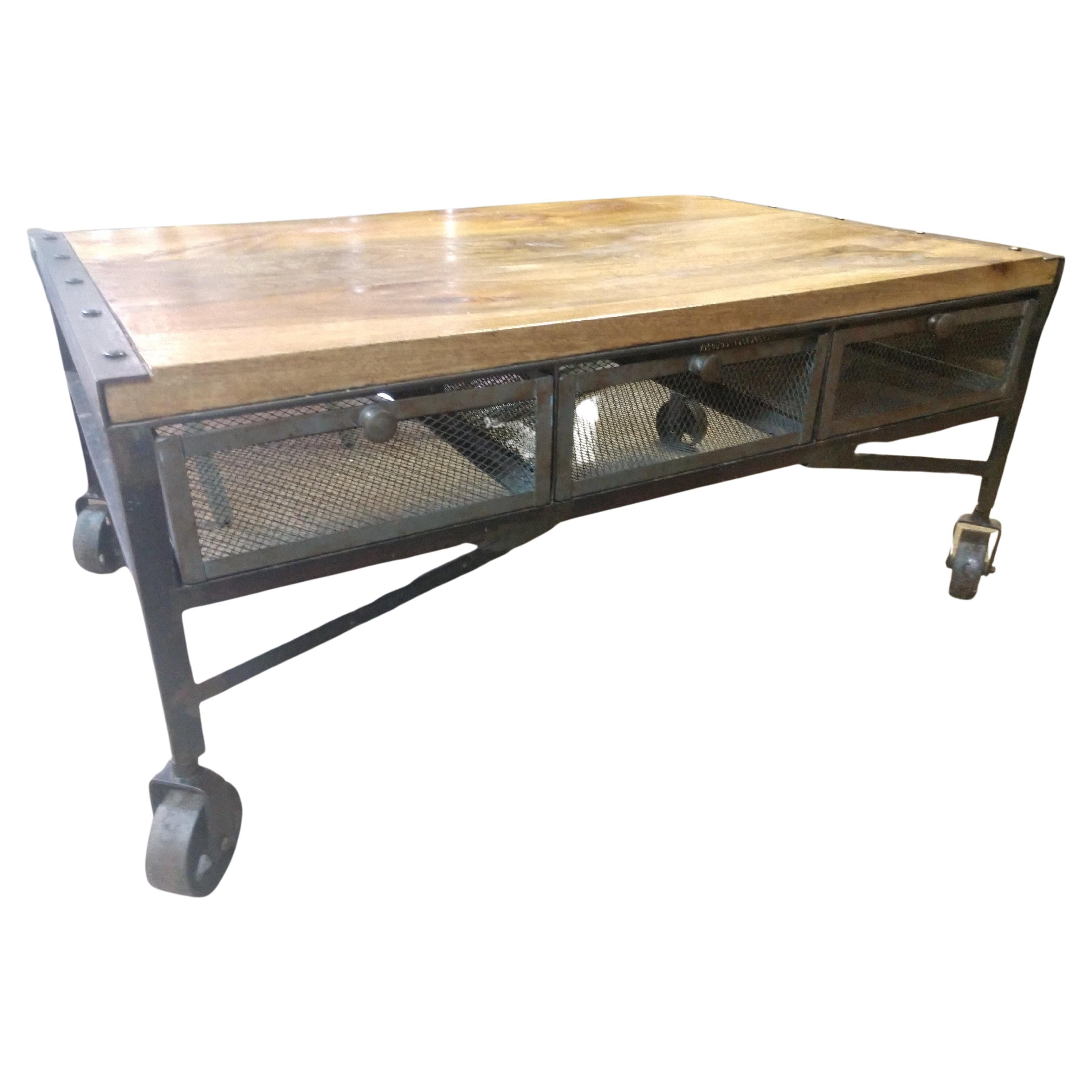 Industrieller Cocktailtisch im Industriestil mit aufklappbarem Dock Cart und sechs Drahtkorb-Schubladen (Ende des 20. Jahrhunderts) im Angebot