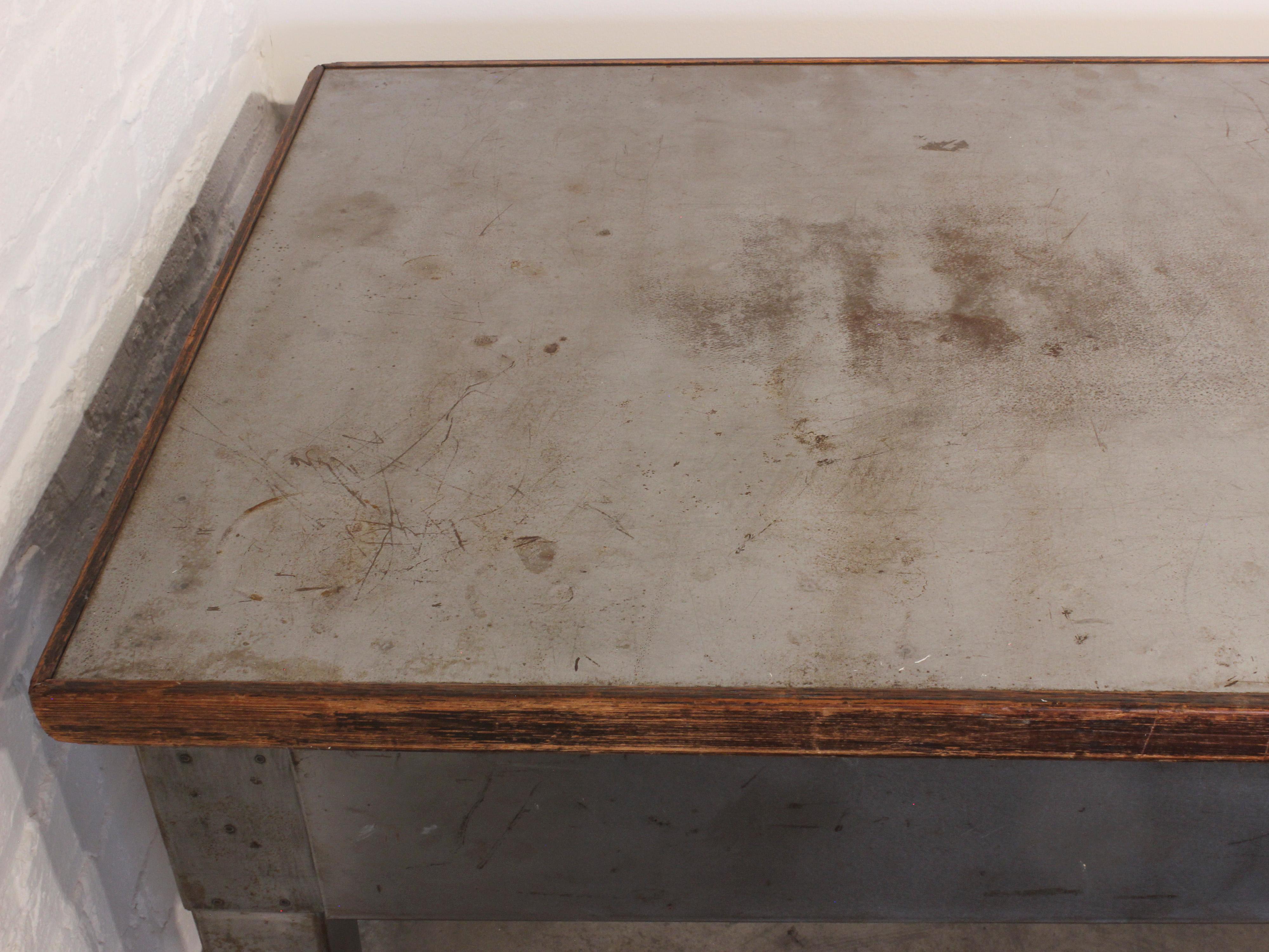 Industrial Style Long Steel Console Table with Brass and Wood Details 10