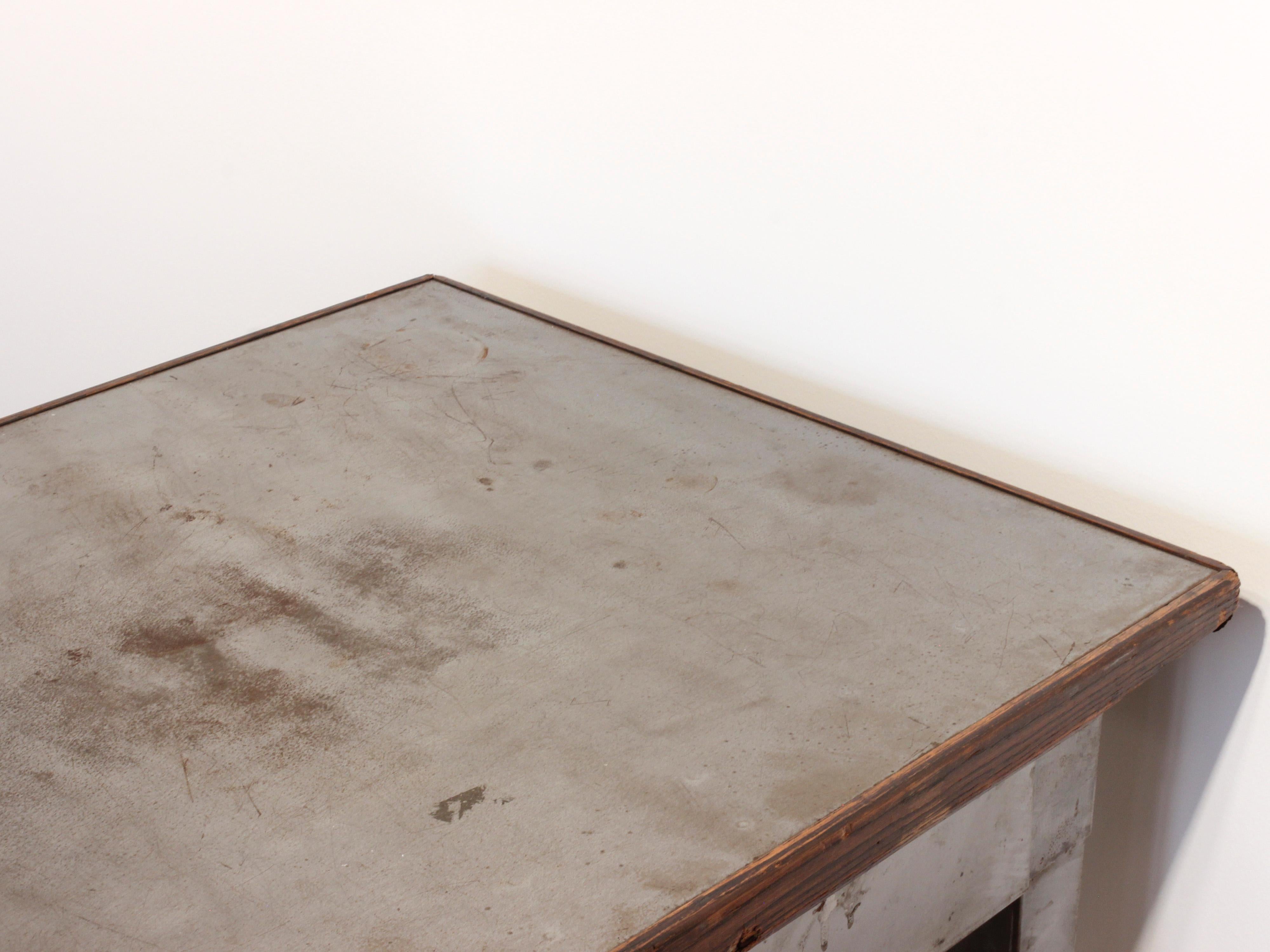 Industrial Style Long Steel Console Table with Brass and Wood Details 13