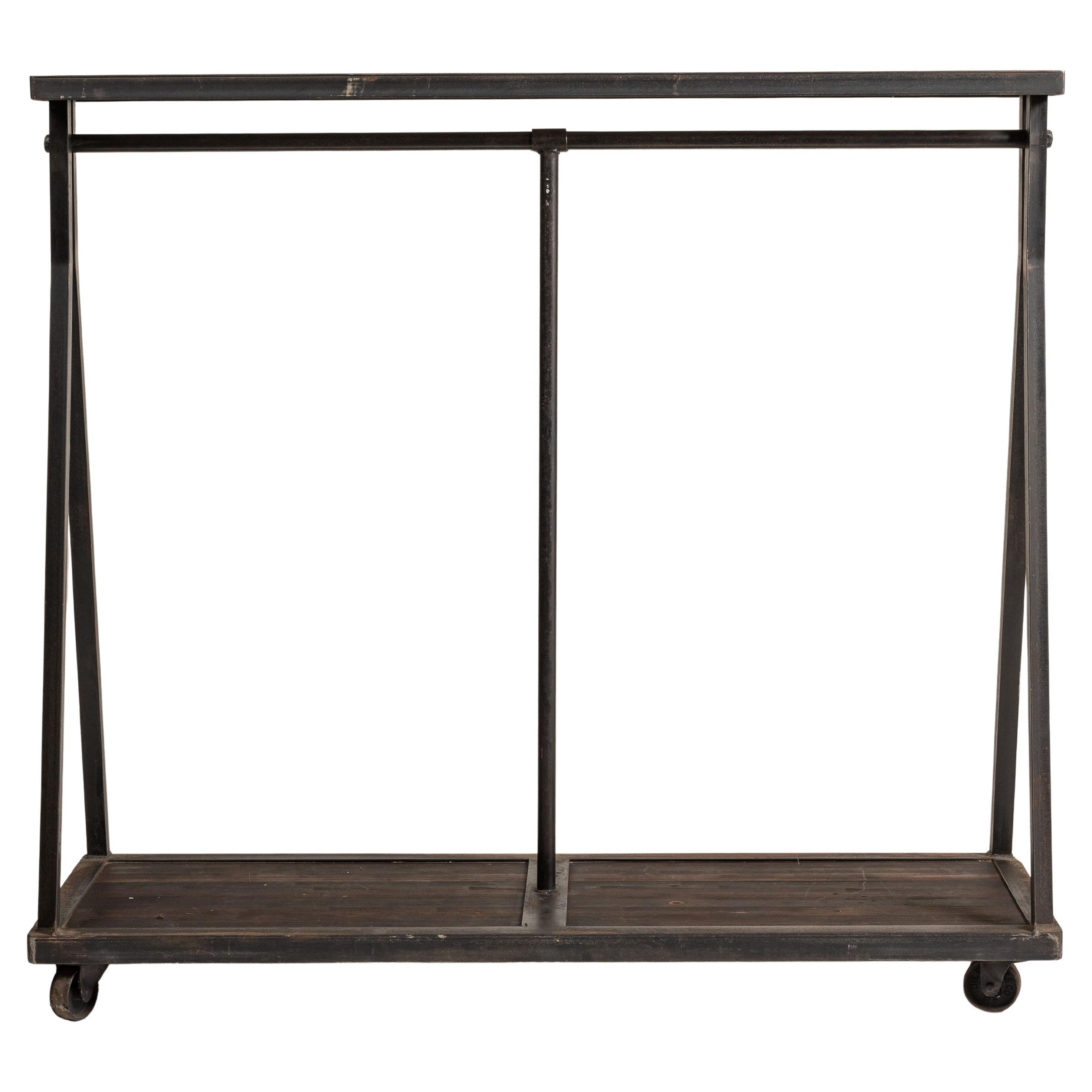 Porte-vêtements roulant en métal et Wood Wood de style industriel, États-Unis, fin du 20e siècle