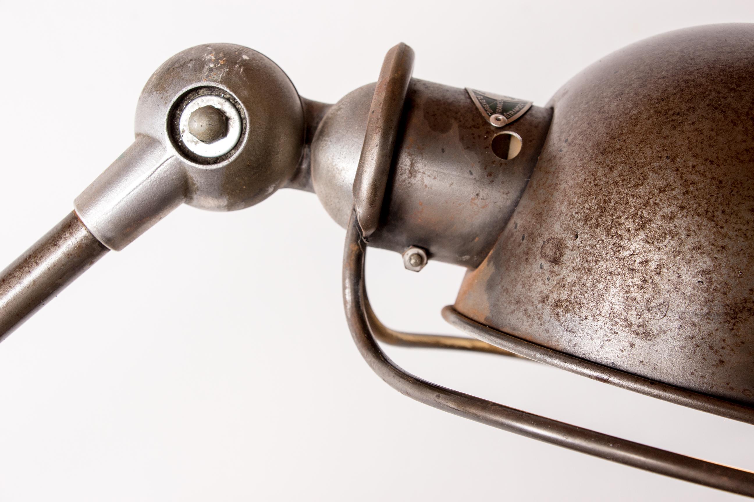 Lampe de bureau en métal de style industriel avec deux bras articulés de Jean-Louis Domecq  en vente 9