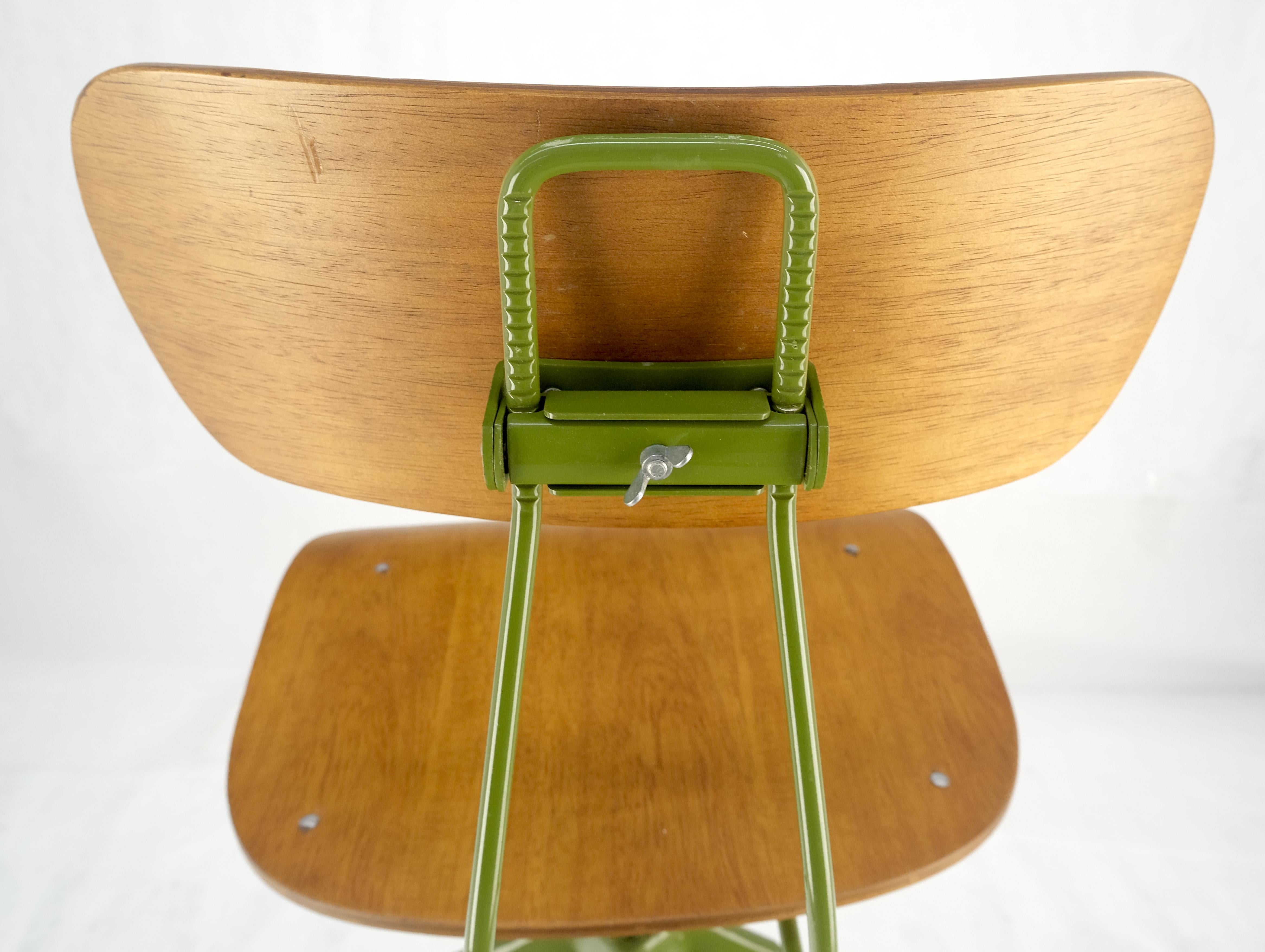 Steel Industrial Style Molded Plywood Seats Industrial Drafting Stool MINT! For Sale