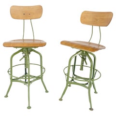 Tabouret de style industriel en contreplaqué moulé Tabouret de dessin industriel MINT !
