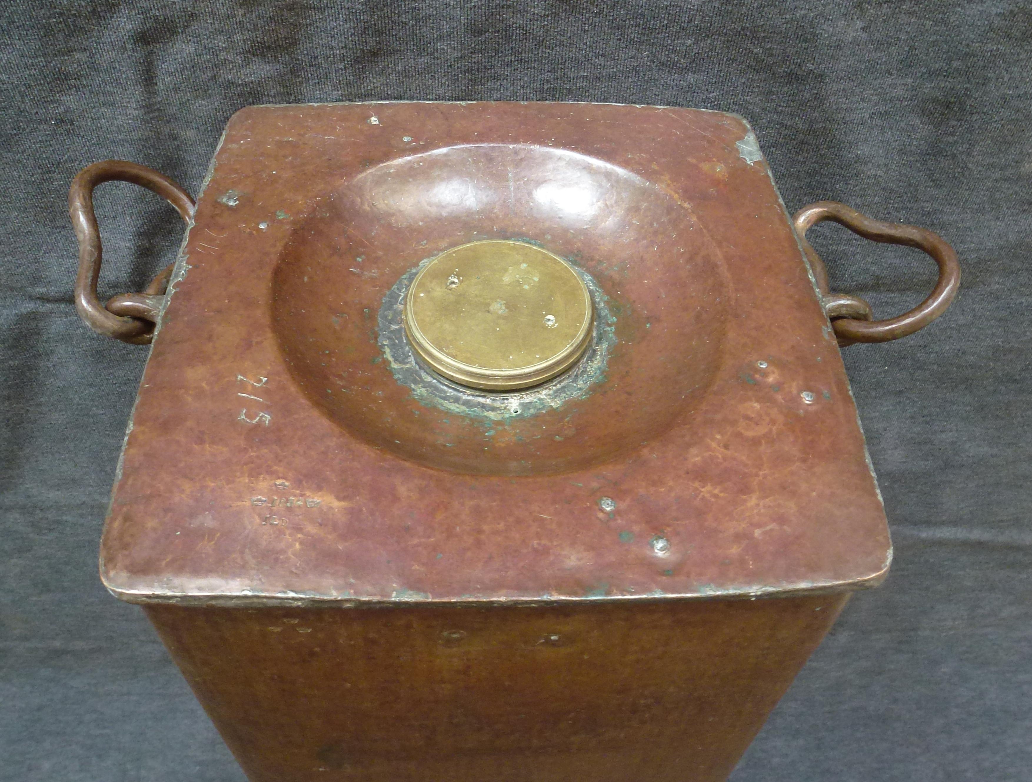 Large Size Industrial Swedish Copper Lighthouse Fuel Container, 1834 In Fair Condition For Sale In BUDAPEST, HU