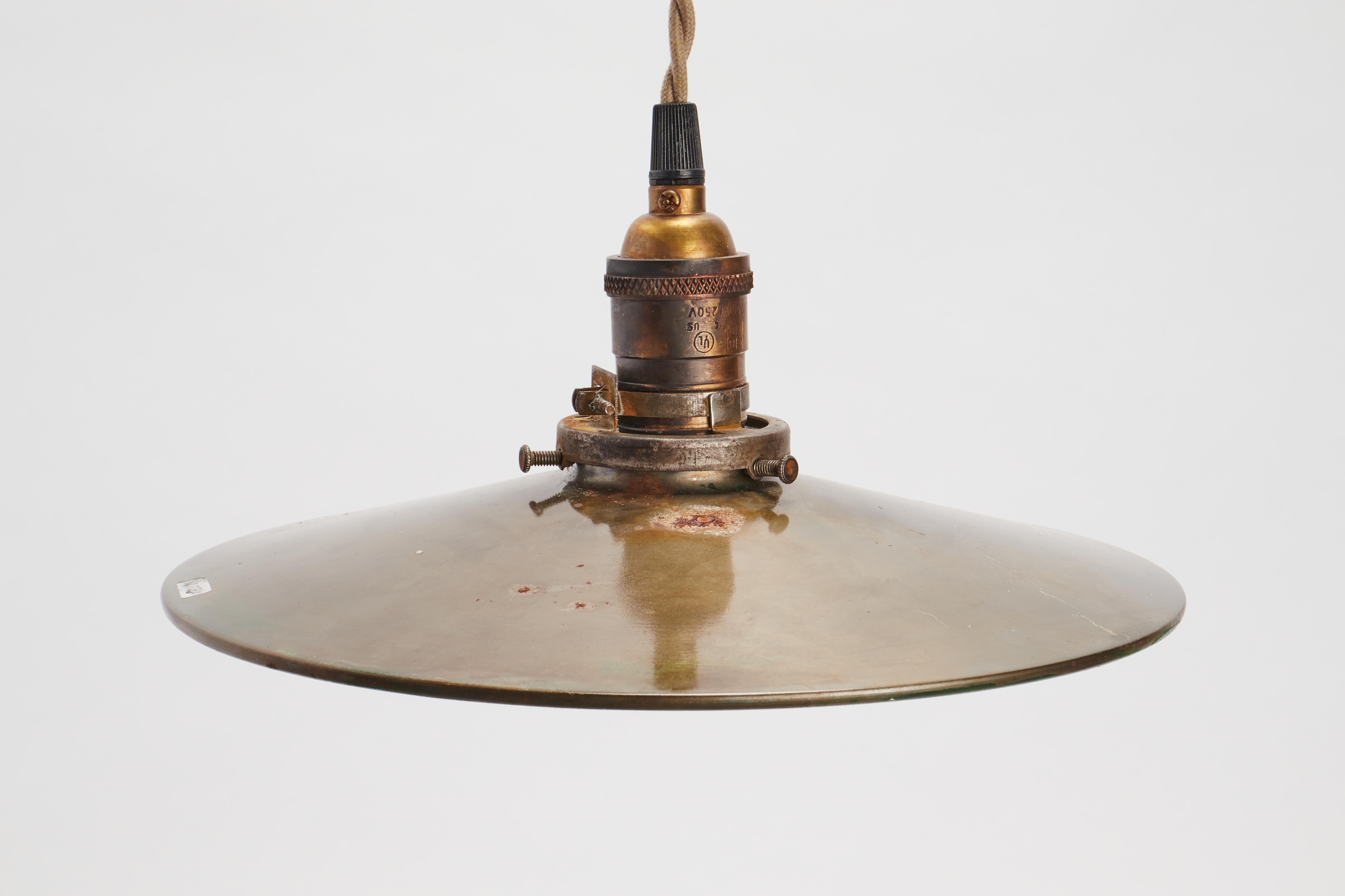 Luz industrial oscilante de una sastrería, EEUU 1920. Estadounidense en venta