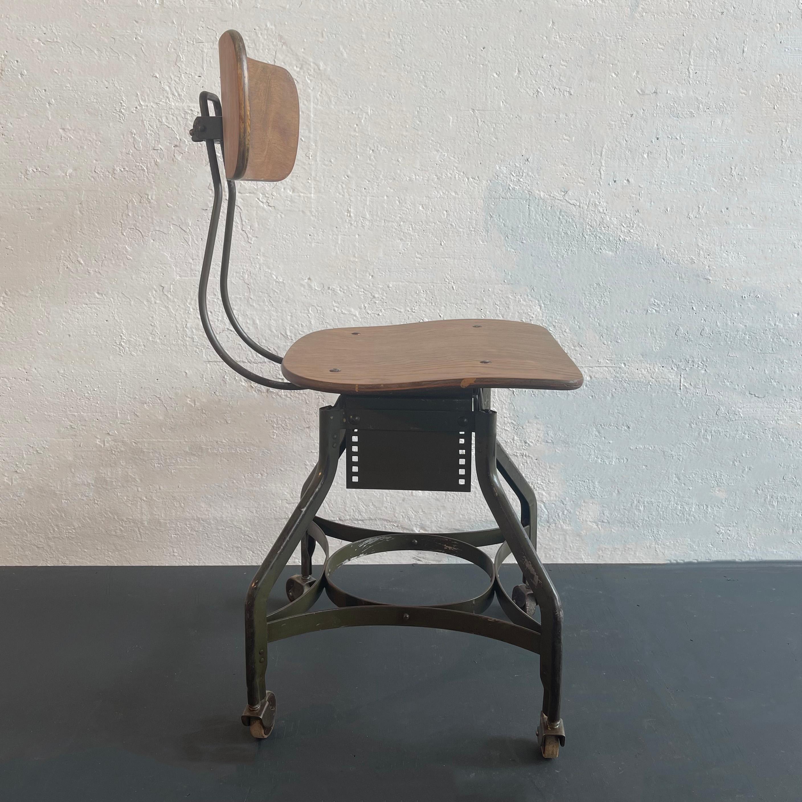 Industrial Swivel Adjustable Desk Chair by Toledo Metal Furniture Co. In Good Condition In Brooklyn, NY