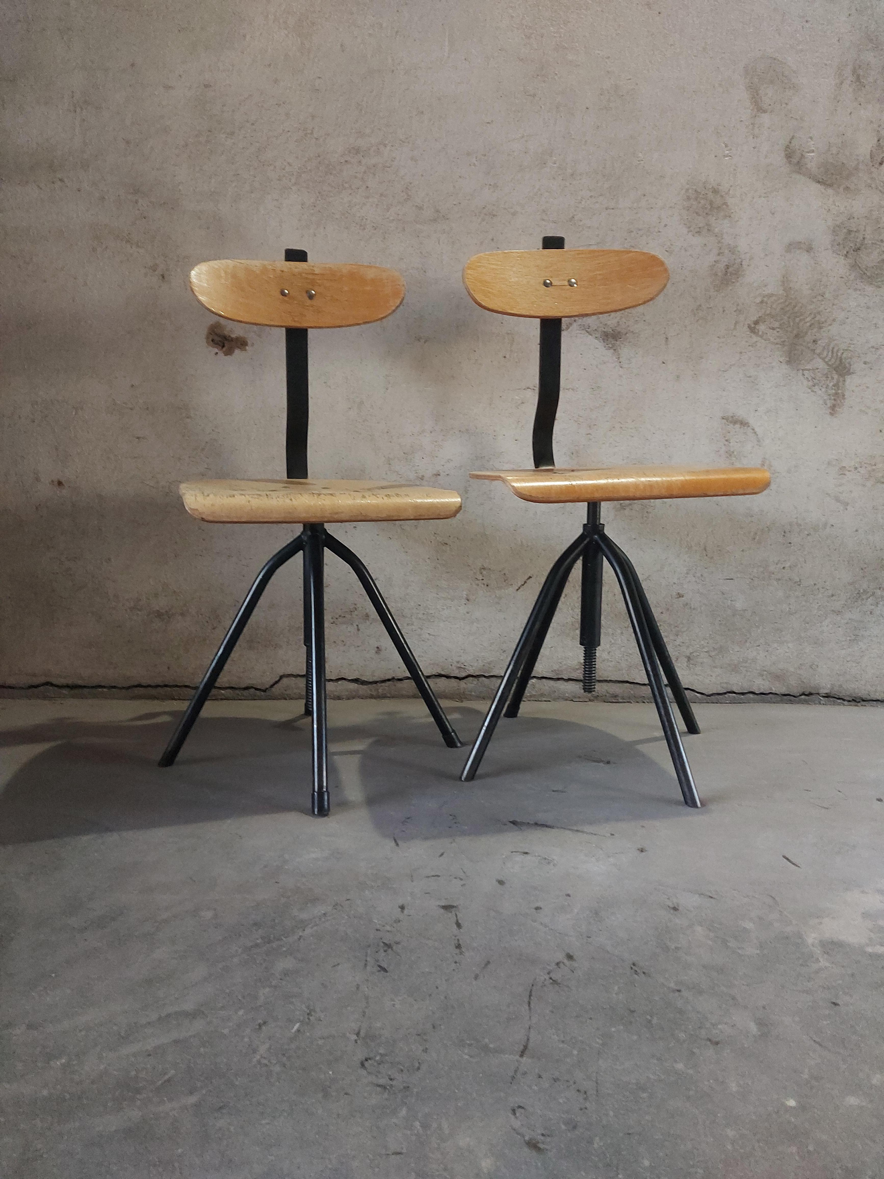 Mid-Century Modern Chaise pivotante INDUSTRIELLE 1960 en vente