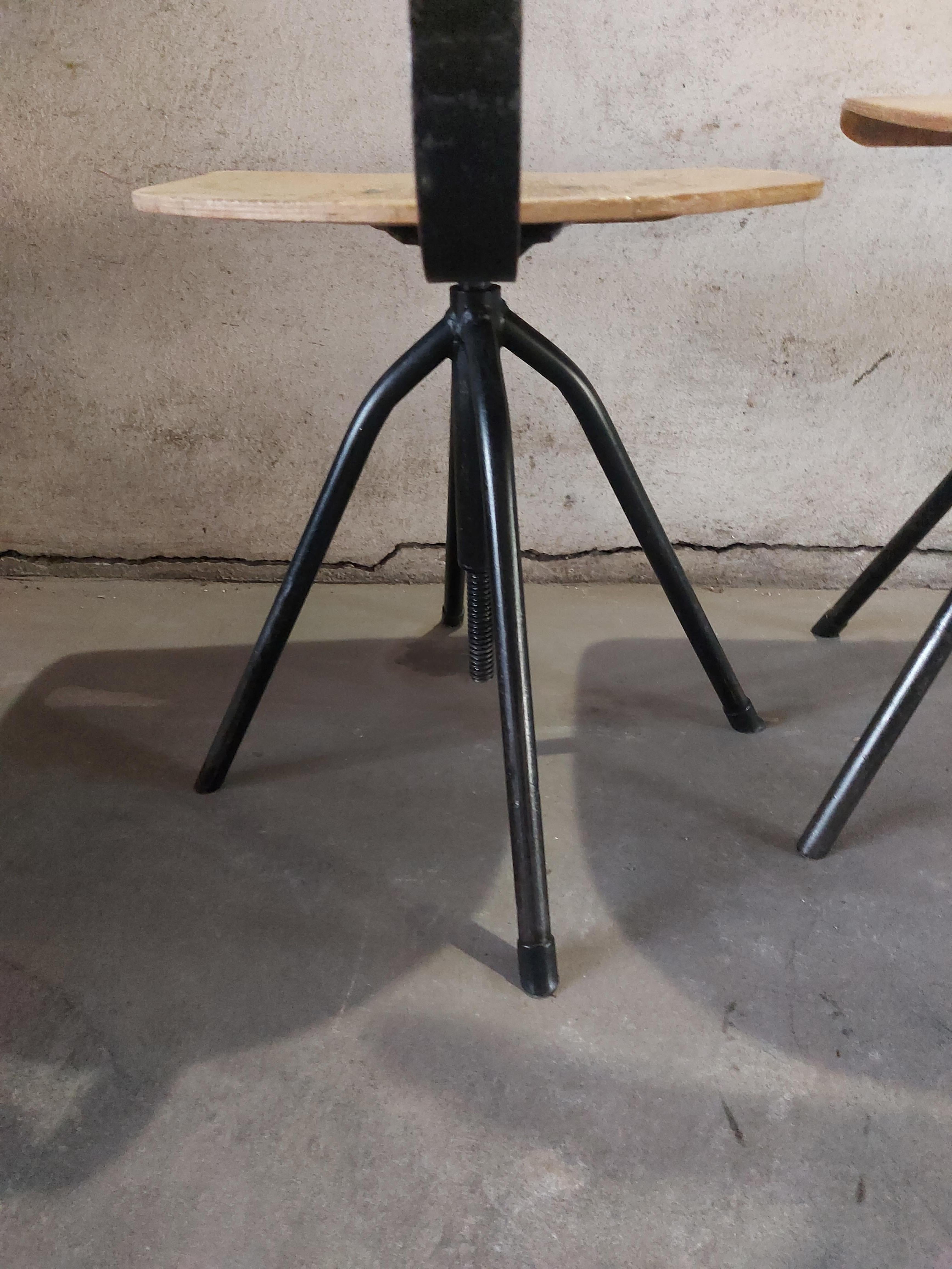 Métal Chaise pivotante INDUSTRIELLE 1960 en vente