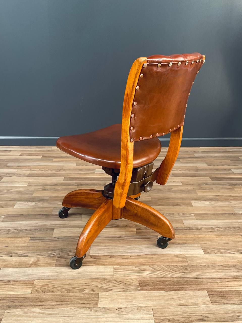Industrial Swivel Desk Chair by Gunlocke In Good Condition In Los Angeles, CA