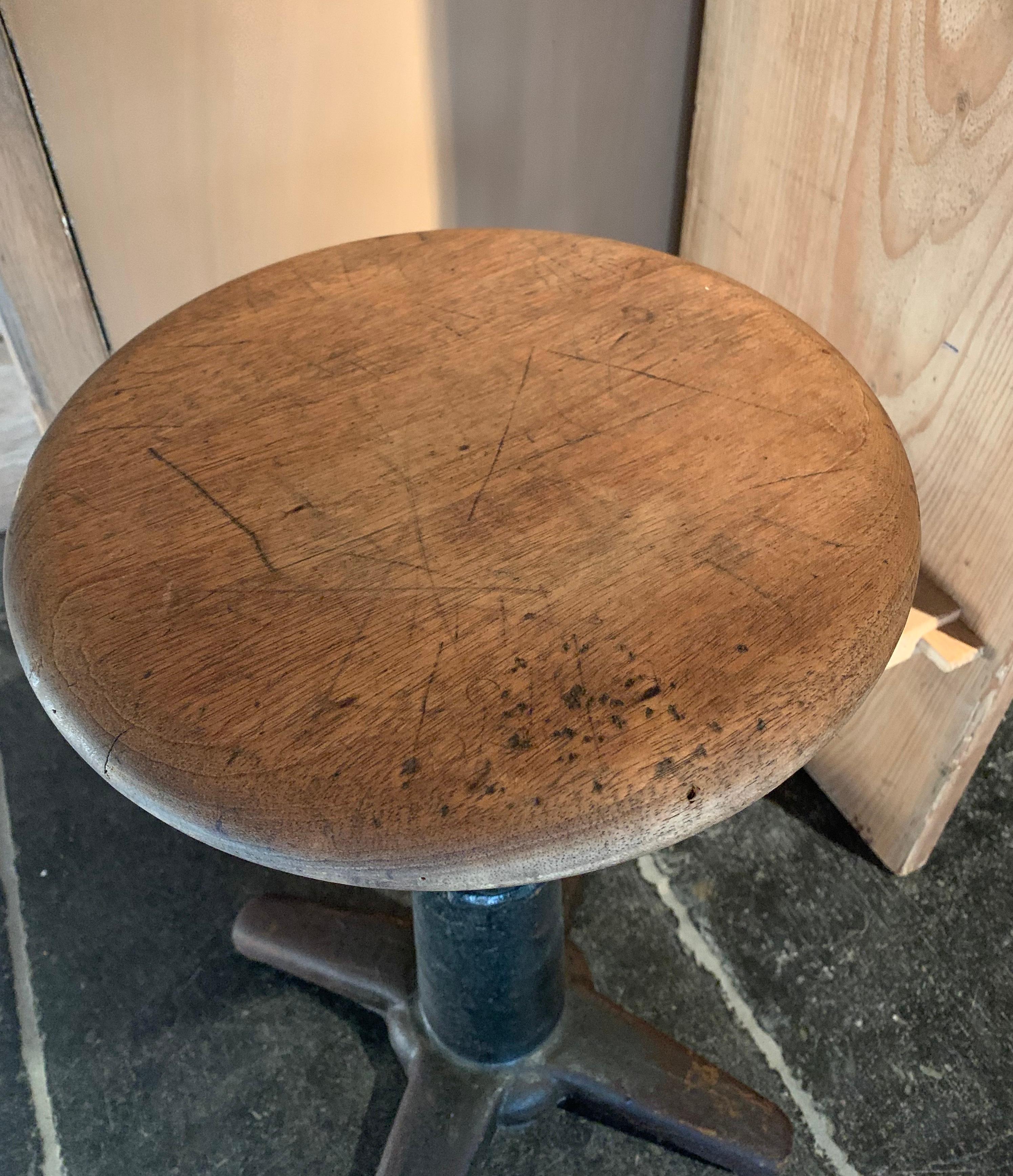 Mid-20th Century Industrial Swivel Stool Early 20th Century For Sale