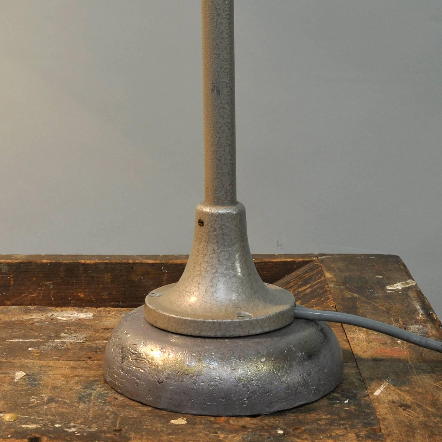 Industrial Table Lamp by Lumina Brevete, 1950s In Good Condition In Amsterdam, Noord Holland
