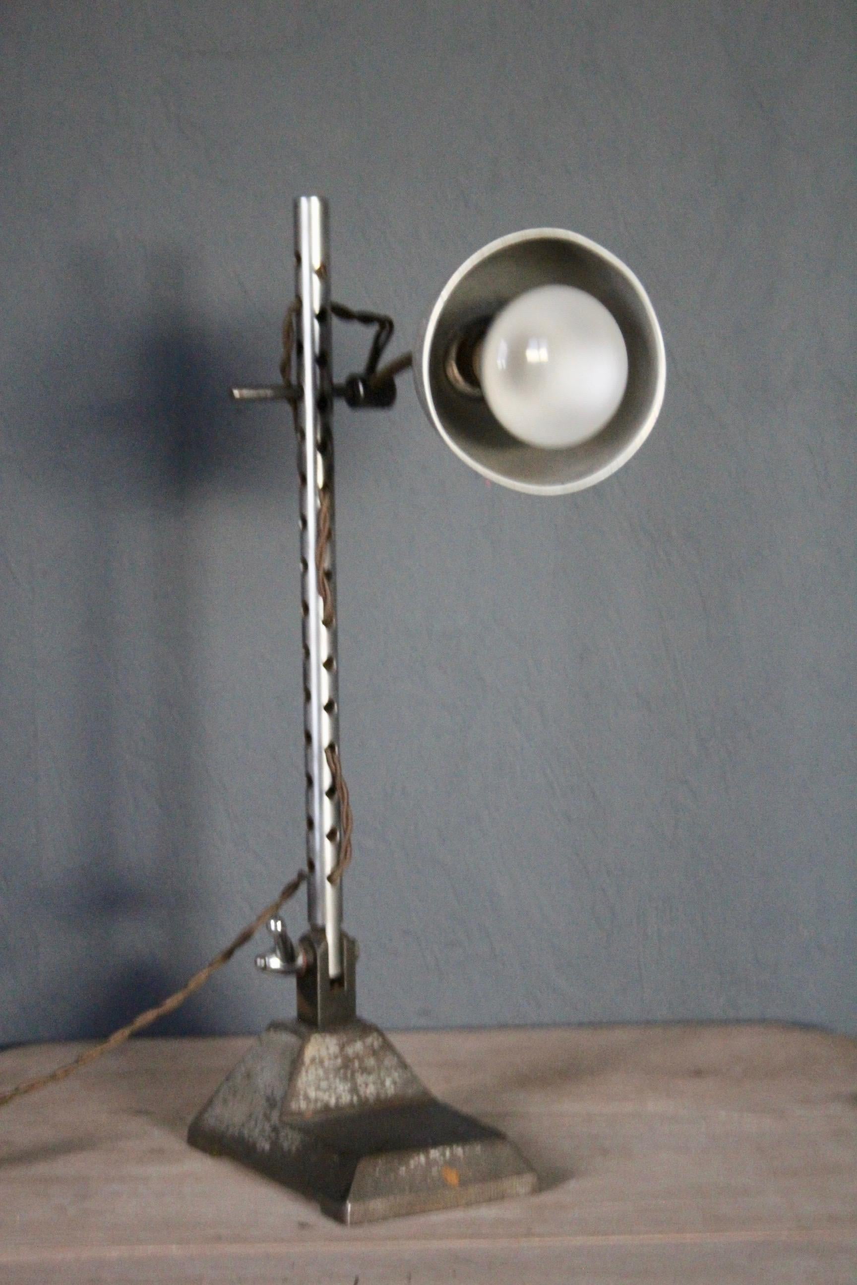 Industrial table lamp In Good Condition In grand Lancy, CH