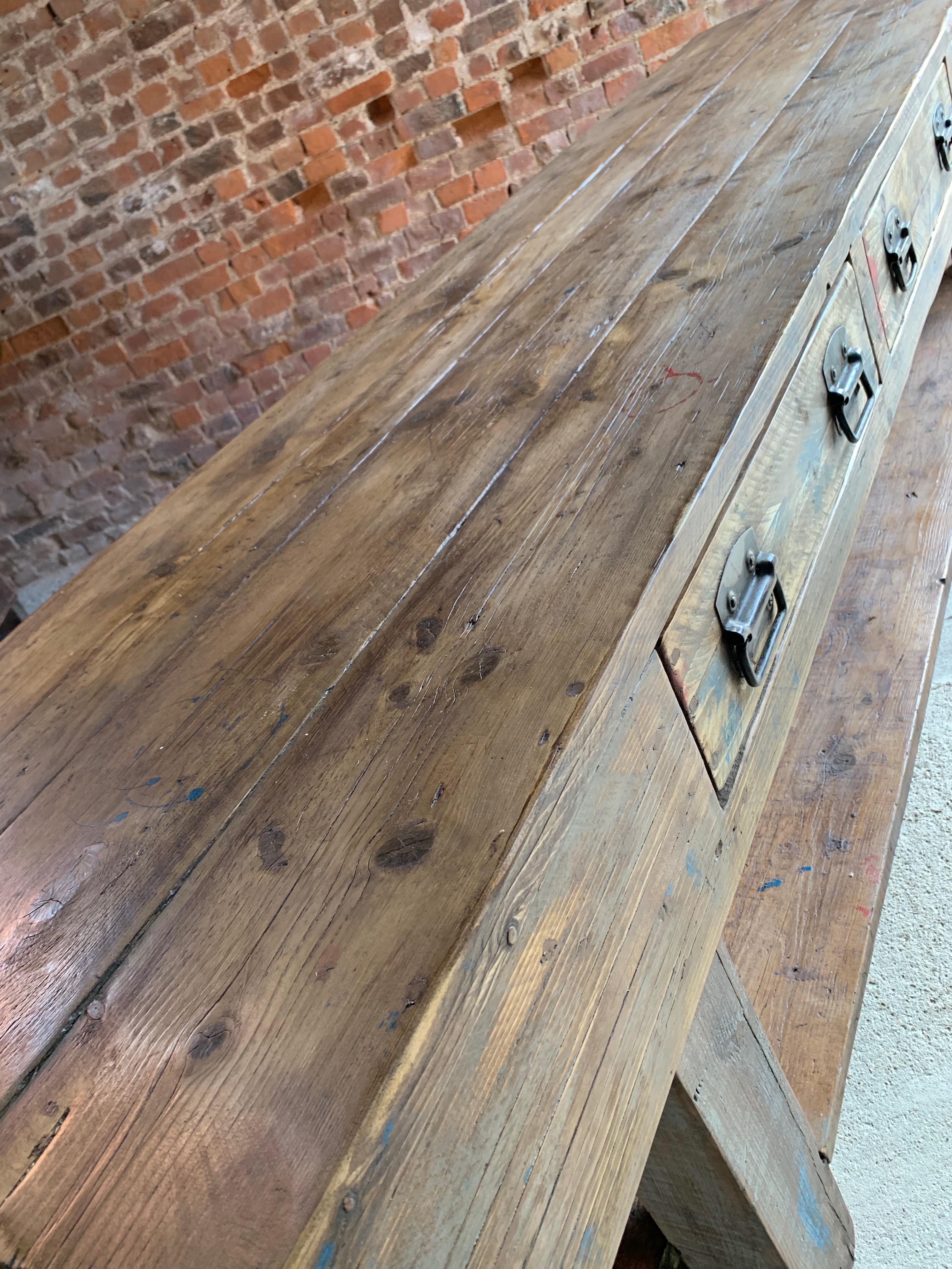 Industrial Table Oak and Pine Work Bench Sideboard Distressed Loft Style Antique In Distressed Condition In Longdon, Tewkesbury