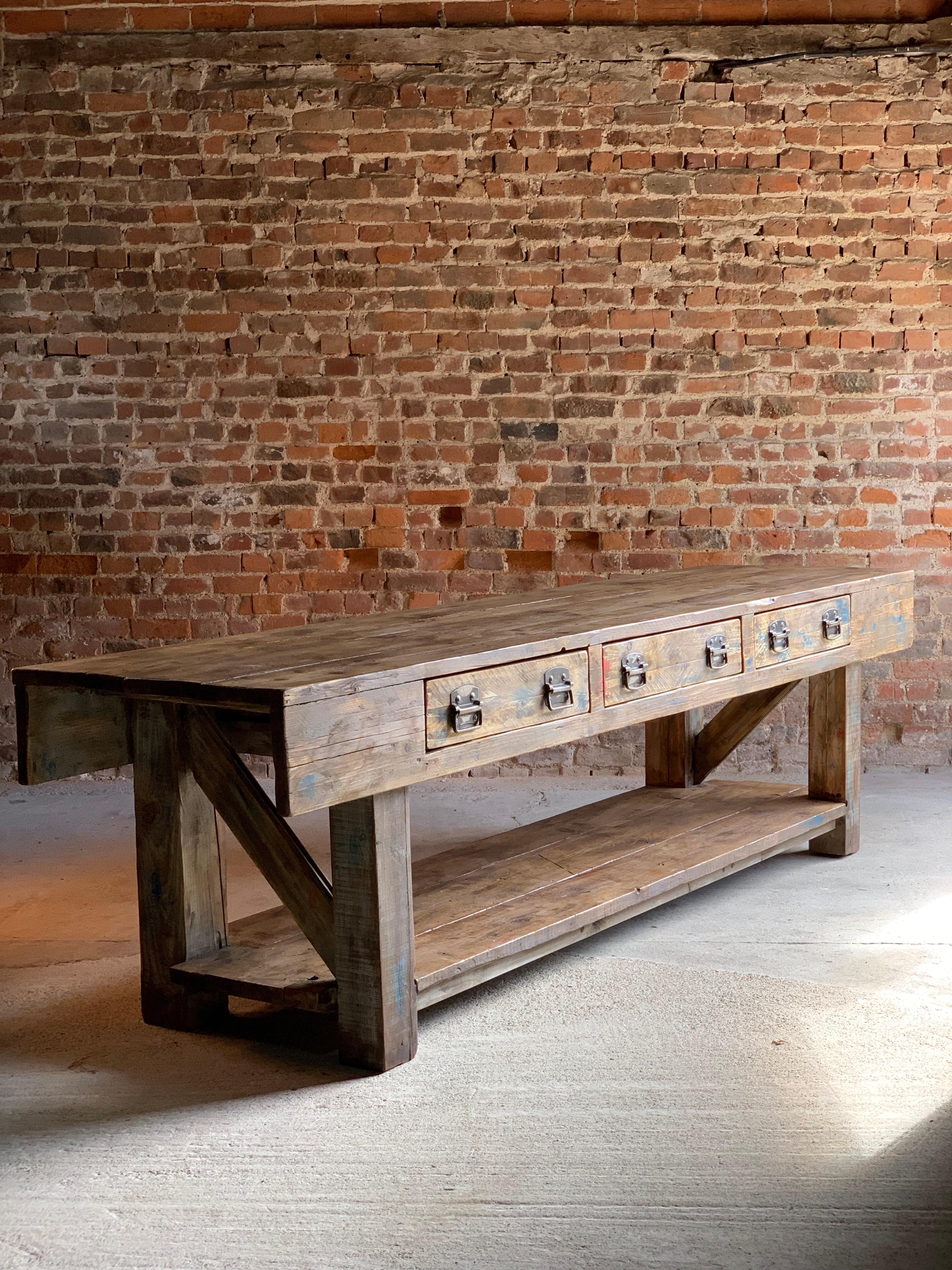 Industrial Table Oak & Pine Work Bench Sideboard Distressed Loft Style Antique In Distressed Condition In Longdon, Tewkesbury