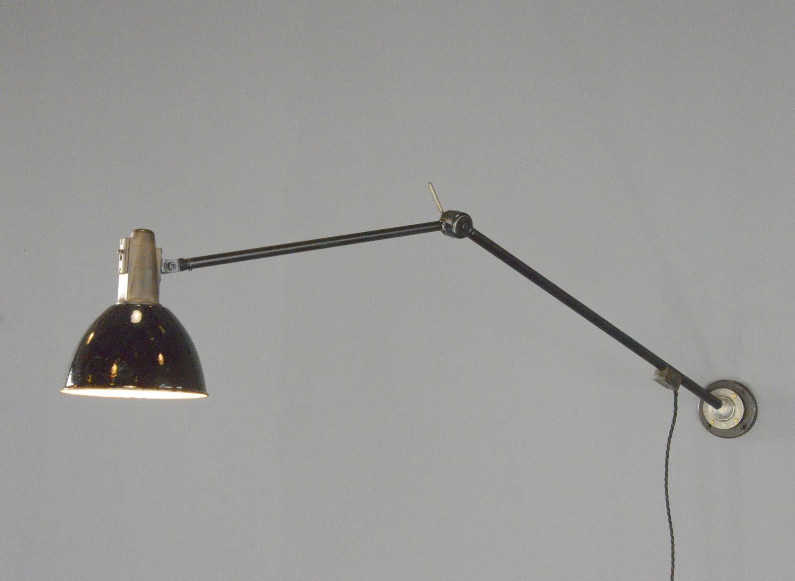 Lampe de travail industrielle par Willhelm Bader Circa 1930s en vente 4