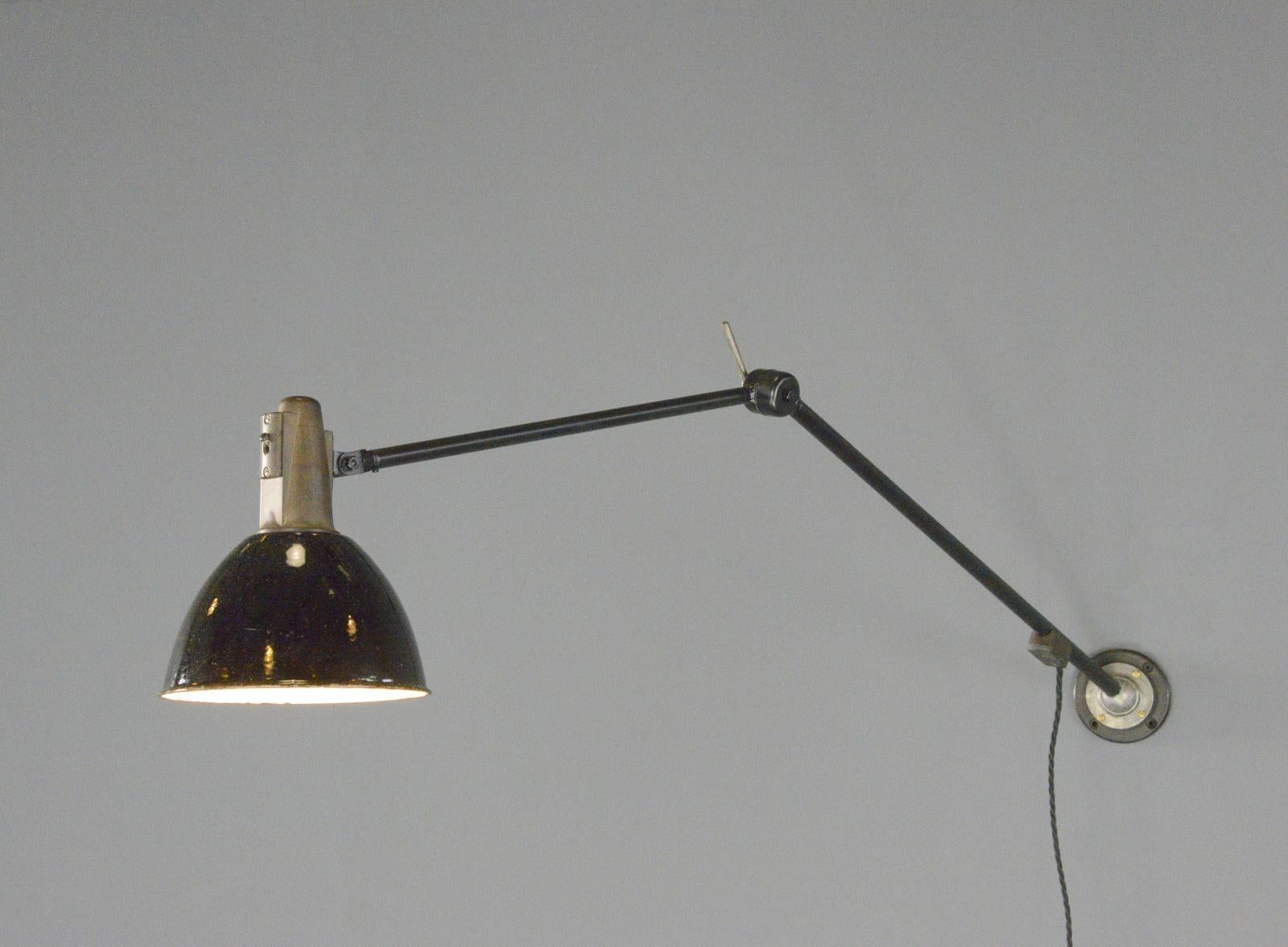 Lampe de travail industrielle par Willhelm Bader Circa 1930s en vente 5