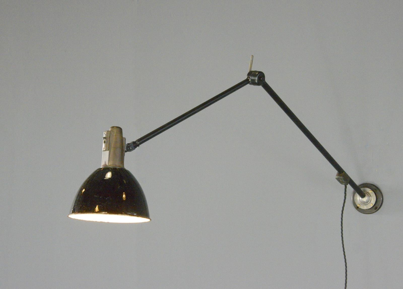 Lampe de travail industrielle par Willhelm Bader Circa 1930s en vente 1