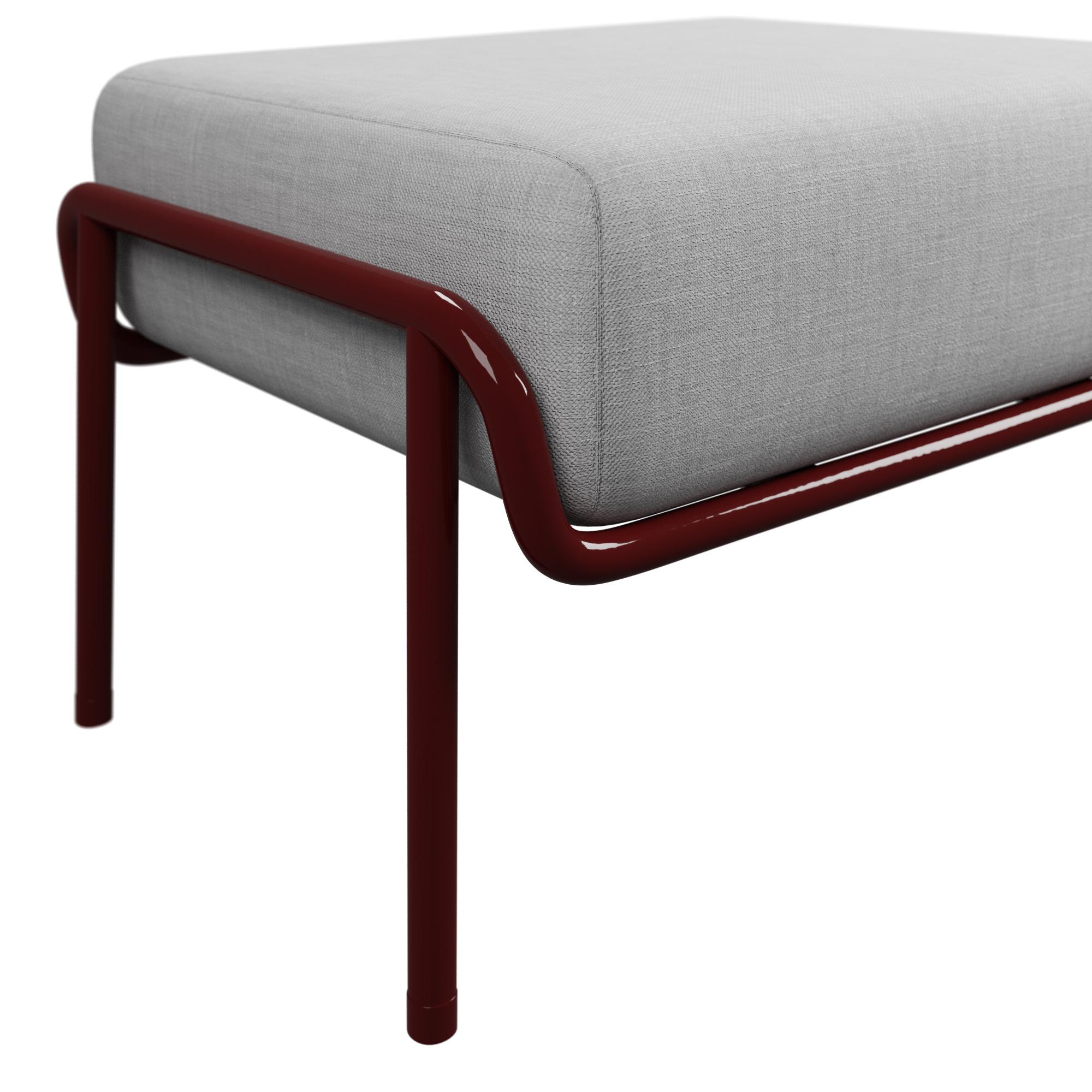 Portugais Ottoman industriel TAWNY Finish DUV Tissu crème avec fabrication artisanale Murmurio en vente