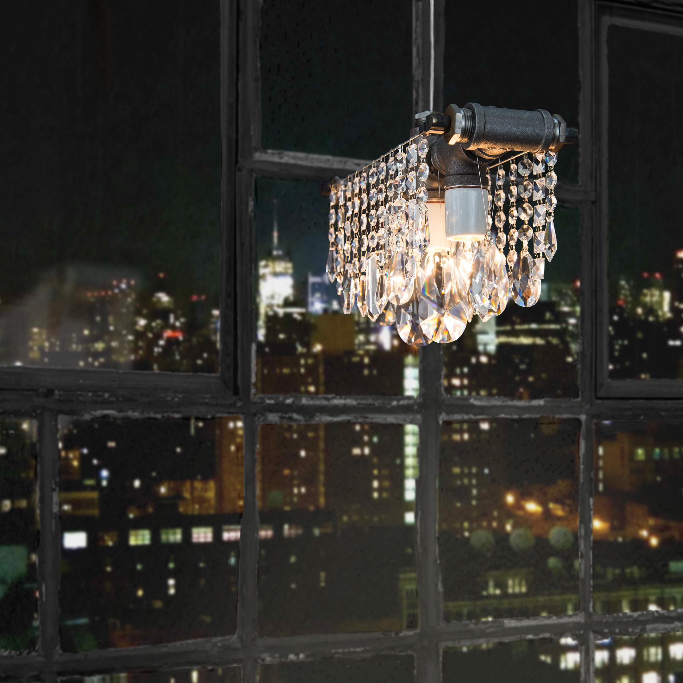 Lampe à suspension industrielle à trois ampoules de Michael McHale Neuf - En vente à Geneve, CH